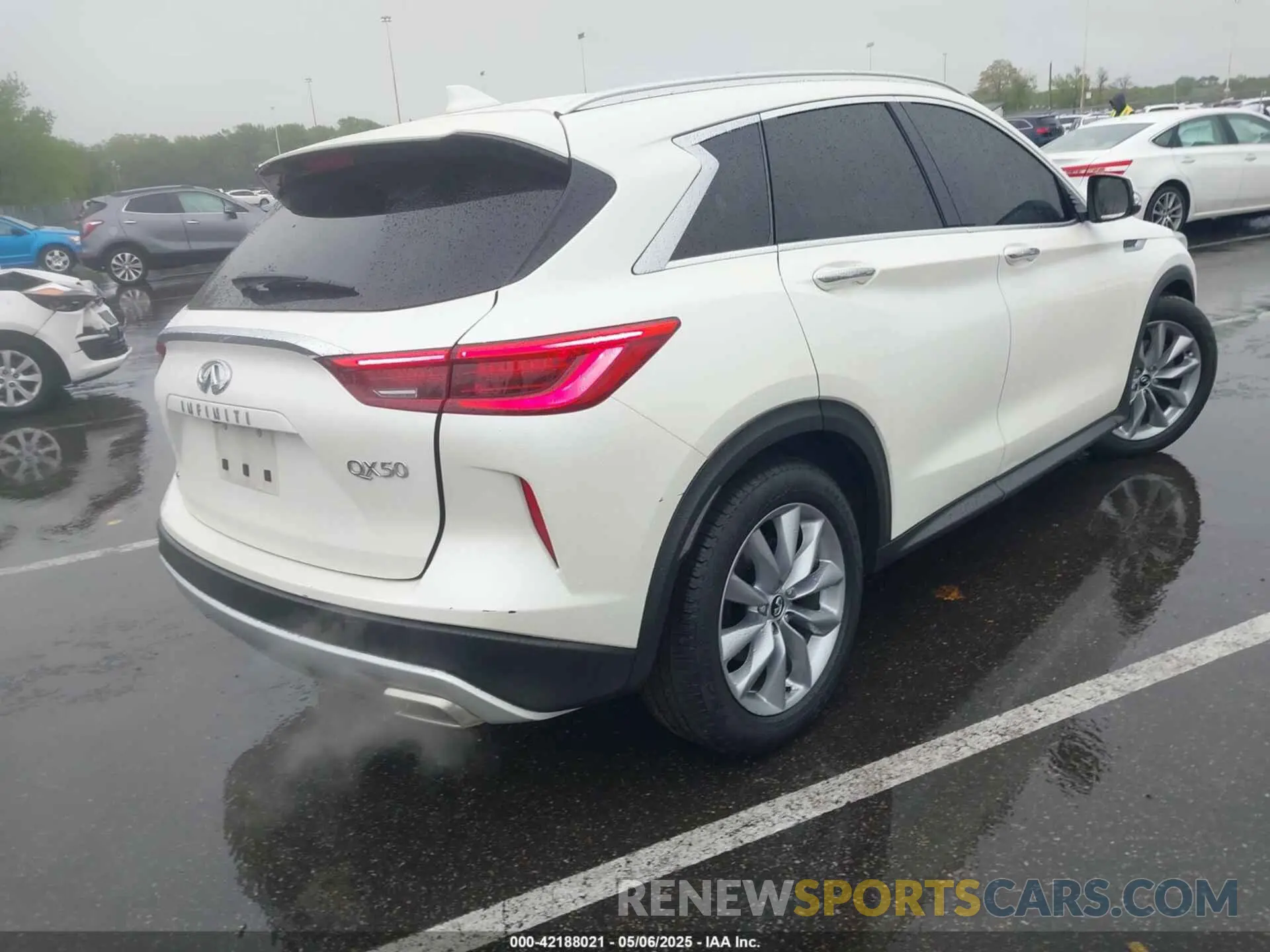 4 Photograph of a damaged car 3PCAJ5M38KF135590 INFINITI QX50 2019
