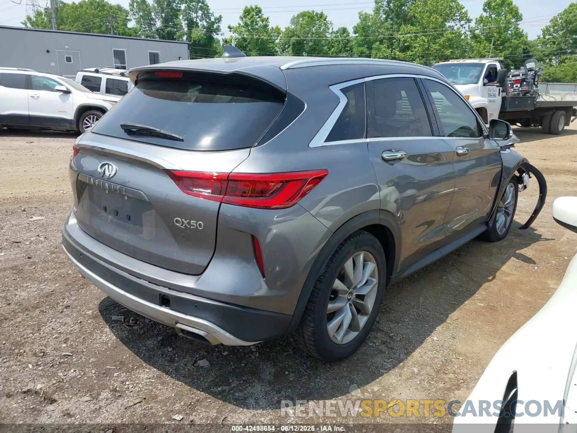 4 Фотография поврежденного автомобиля 3PCAJ5M38KF147982 INFINITI QX50 2019