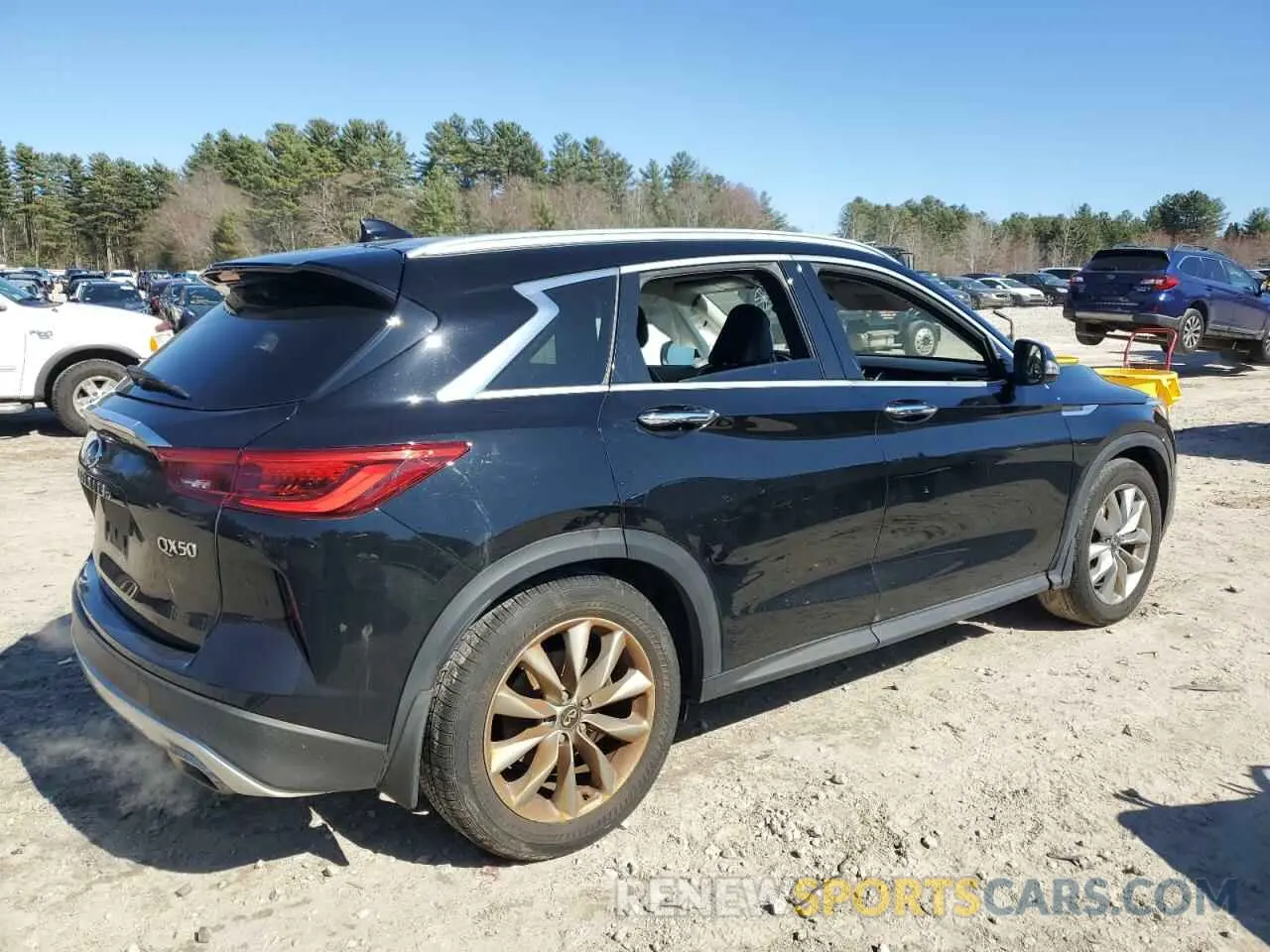 3 Photograph of a damaged car 3PCAJ5M39KF138806 INFINITI QX50 2019