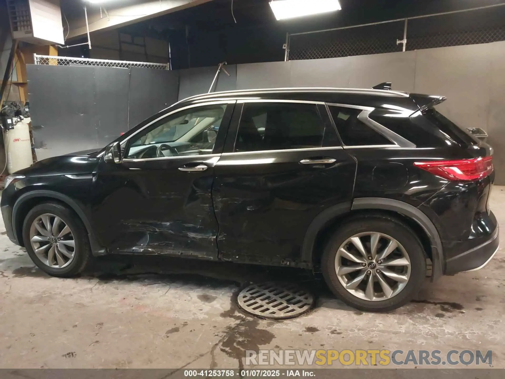 14 Photograph of a damaged car 3PCAJ5M3XKF136367 INFINITI QX50 2019
