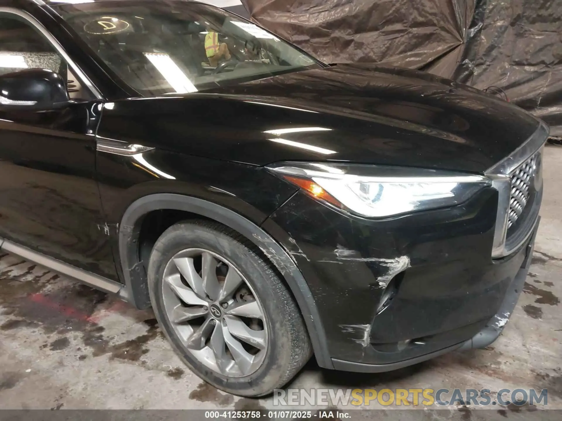 17 Photograph of a damaged car 3PCAJ5M3XKF136367 INFINITI QX50 2019