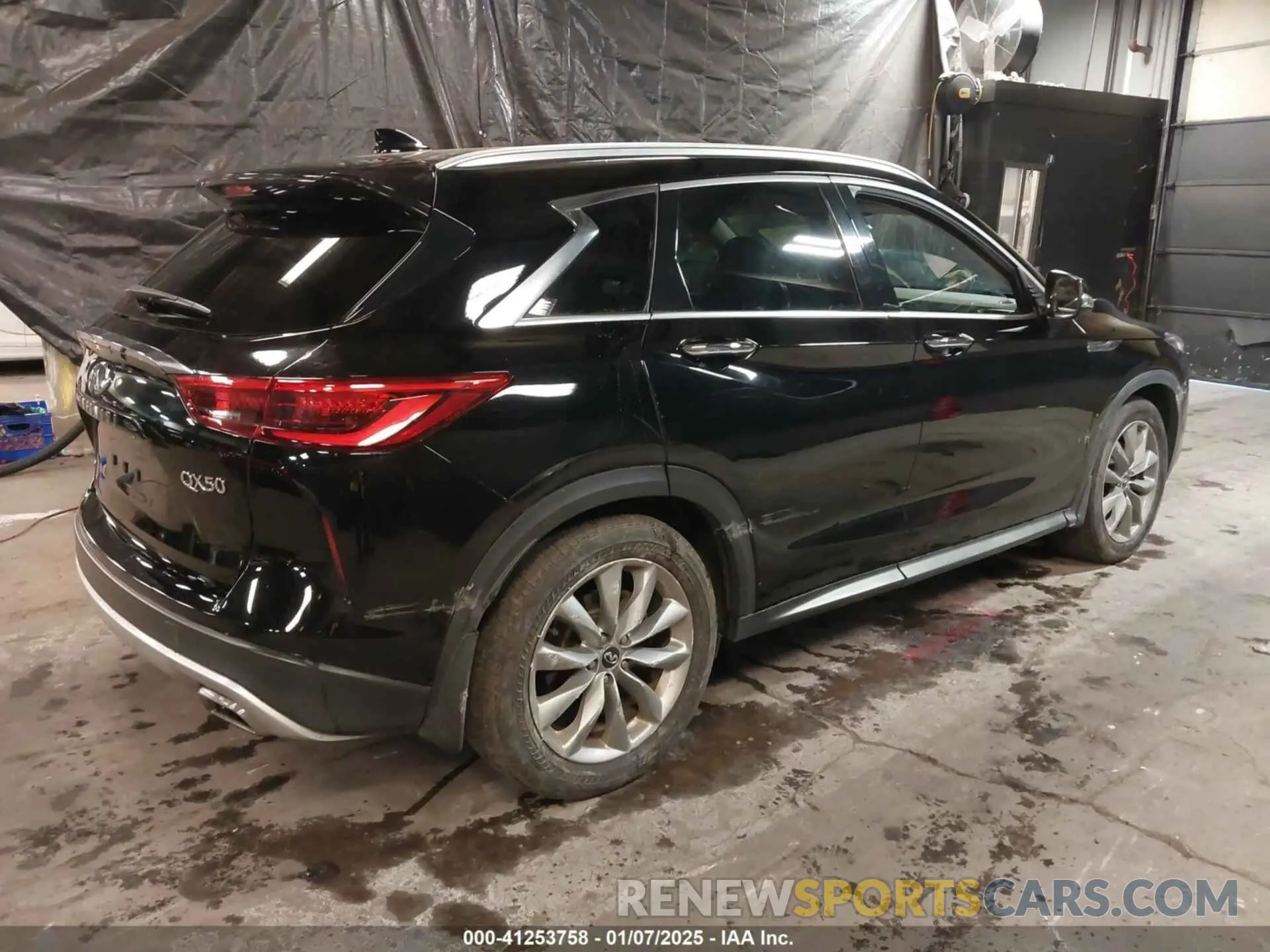 4 Photograph of a damaged car 3PCAJ5M3XKF136367 INFINITI QX50 2019