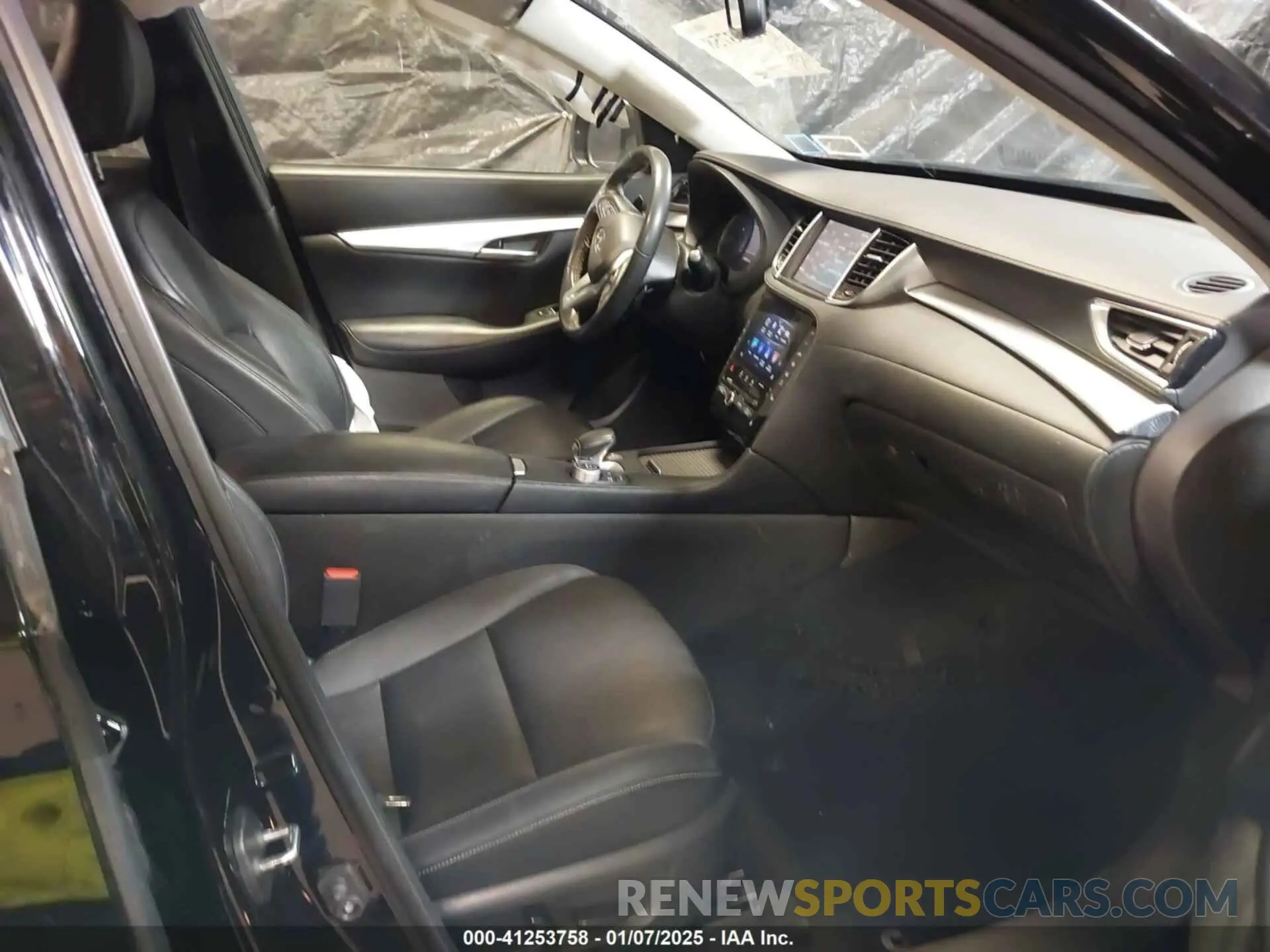 5 Photograph of a damaged car 3PCAJ5M3XKF136367 INFINITI QX50 2019