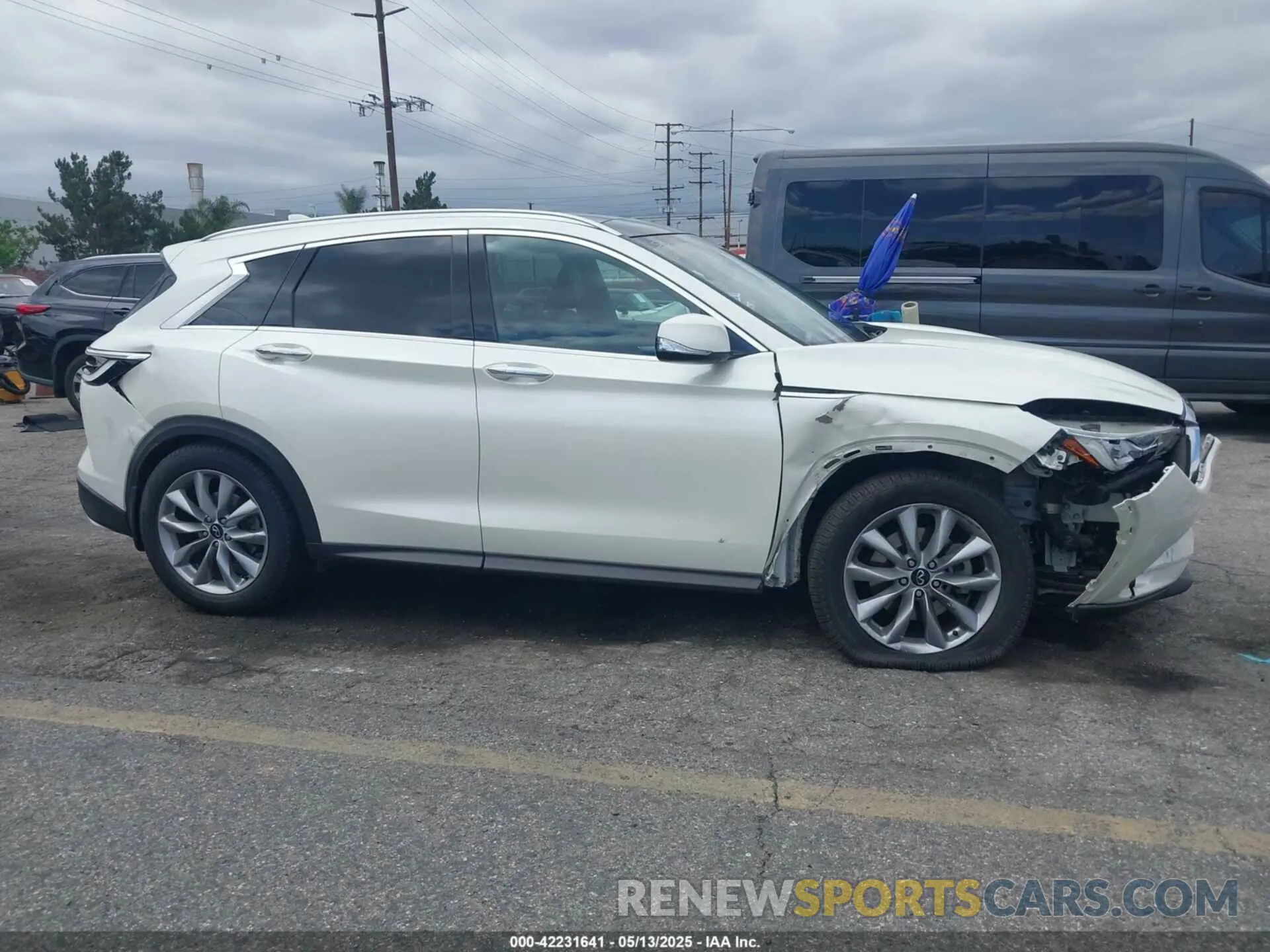 13 Photograph of a damaged car 3PCAJ5M12LF100527 INFINITI QX50 2020