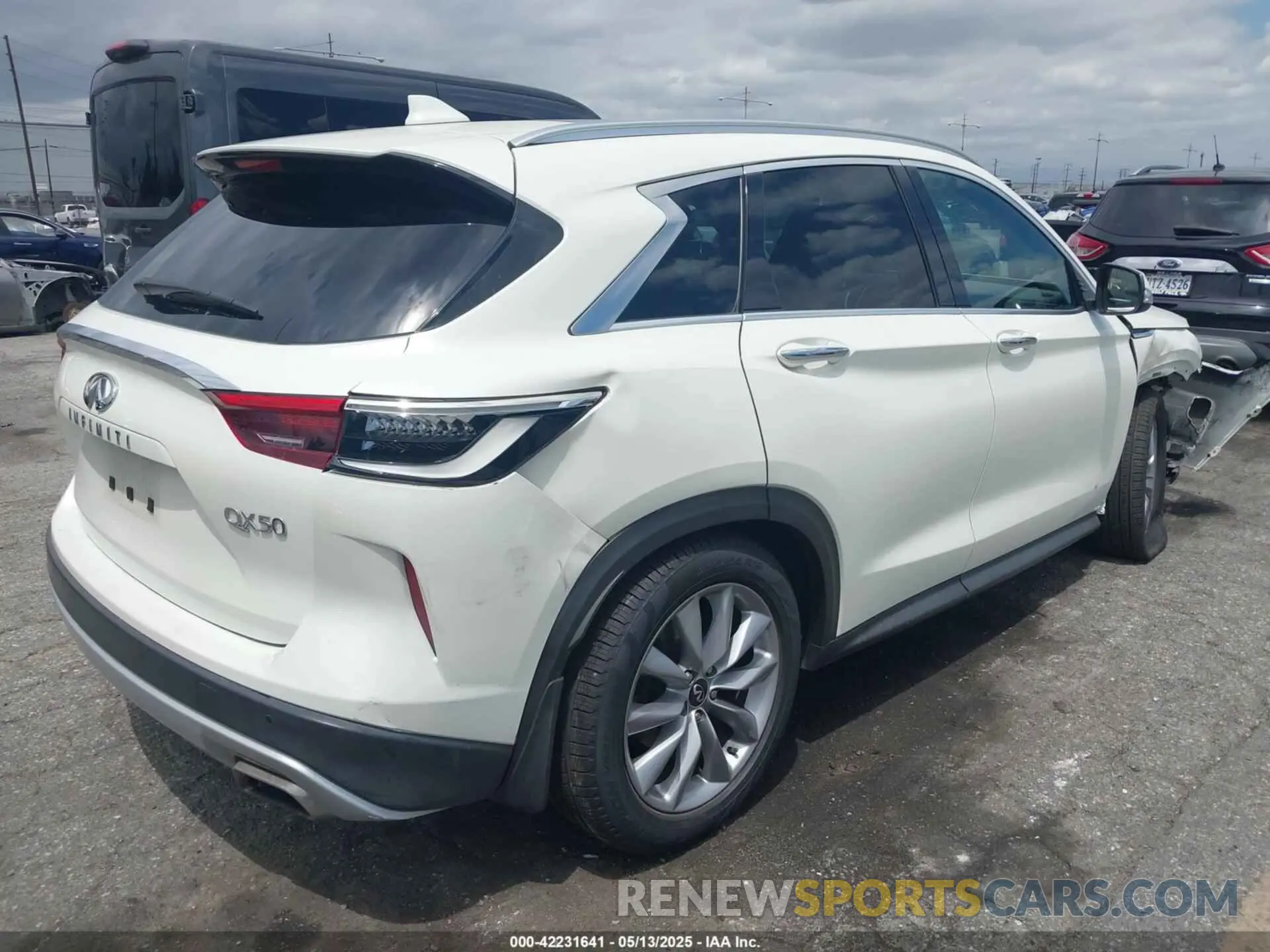 4 Photograph of a damaged car 3PCAJ5M12LF100527 INFINITI QX50 2020