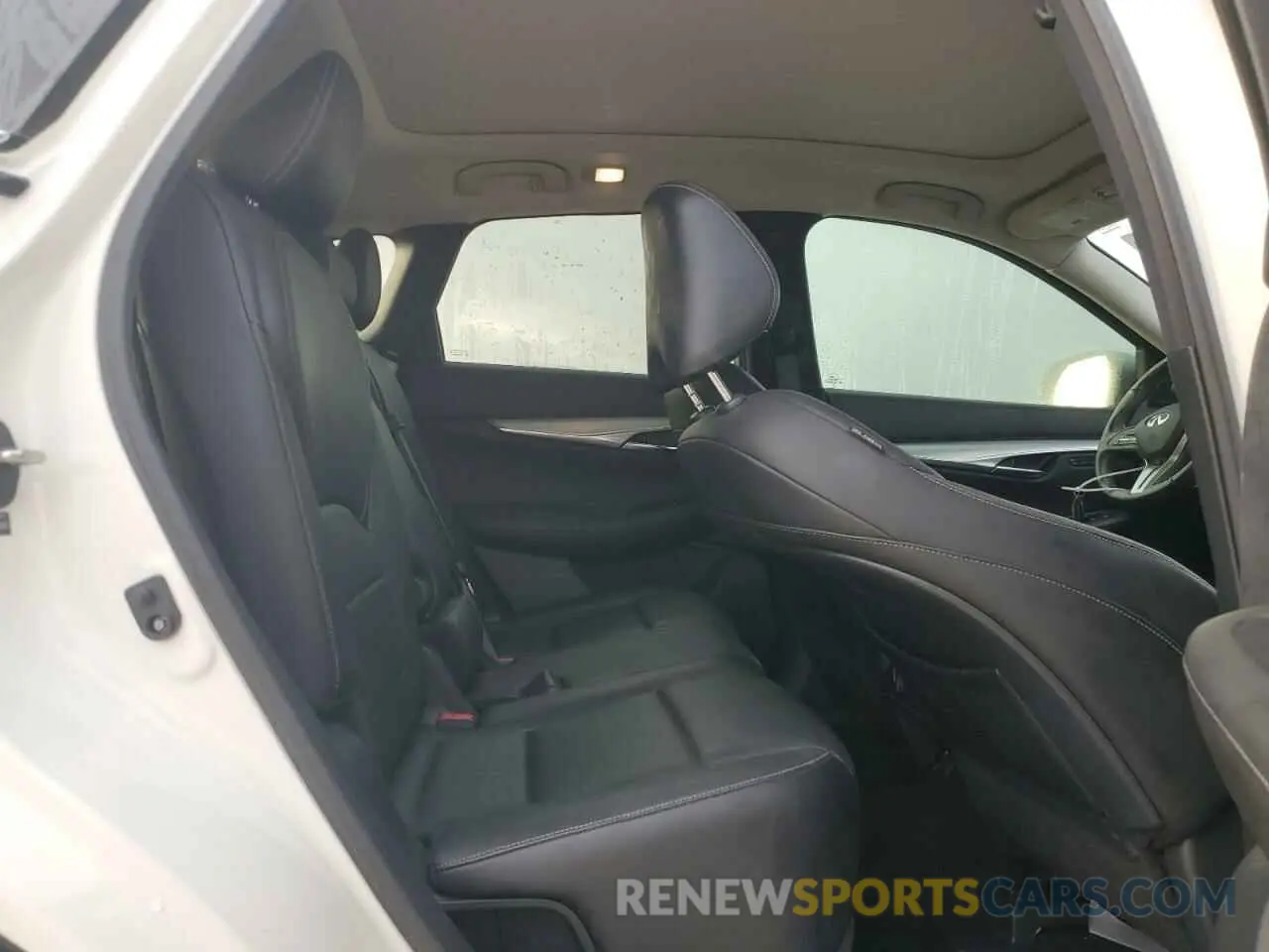 11 Photograph of a damaged car 3PCAJ5M12LF102665 INFINITI QX50 2020