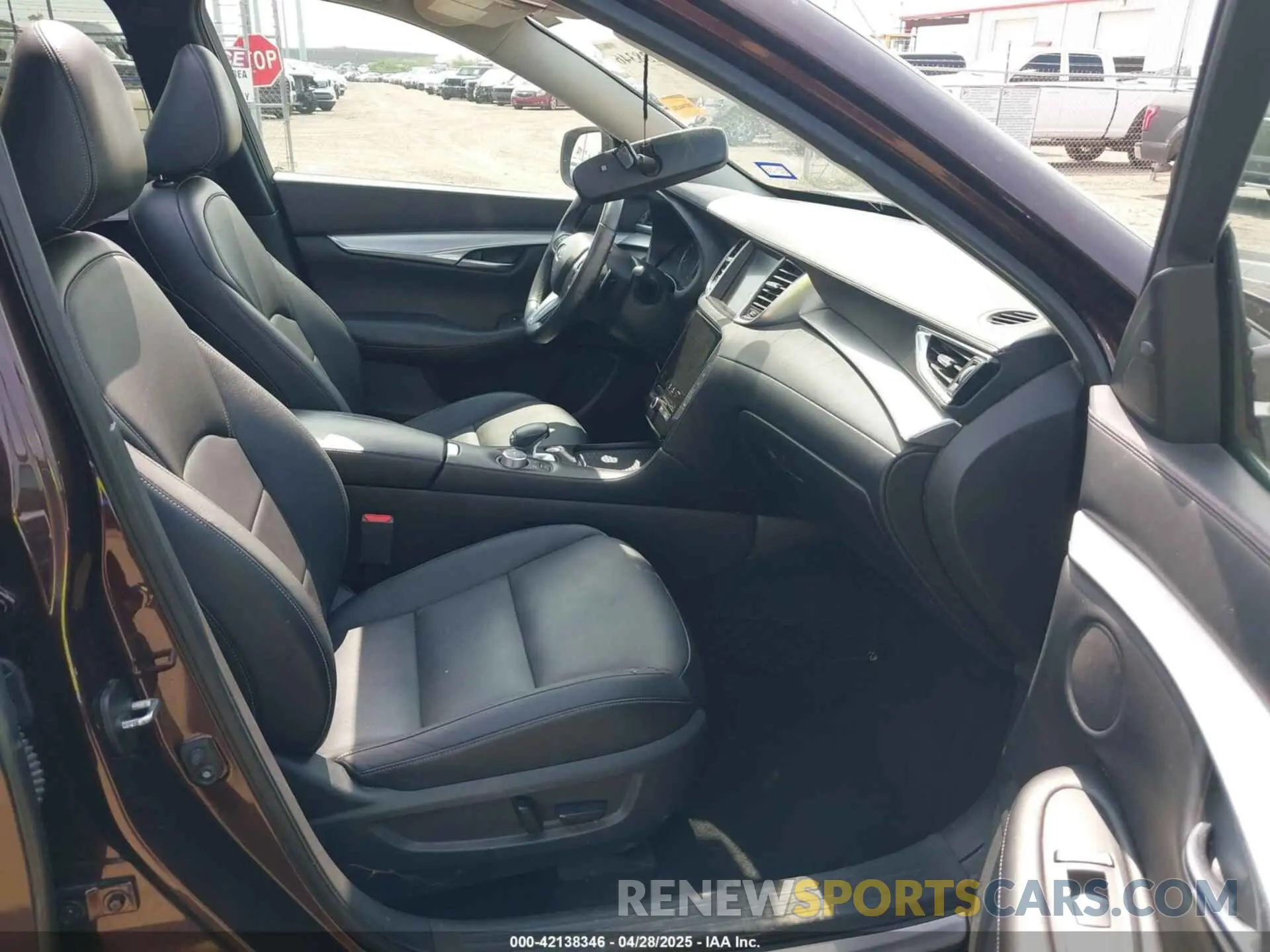 5 Photograph of a damaged car 3PCAJ5M18LF100693 INFINITI QX50 2020
