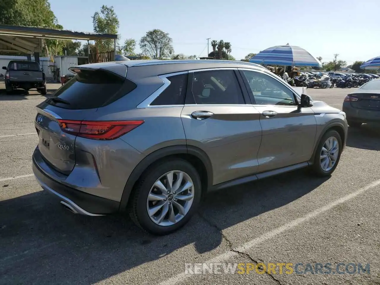 3 Photograph of a damaged car 3PCAJ5M18LF106686 INFINITI QX50 2020