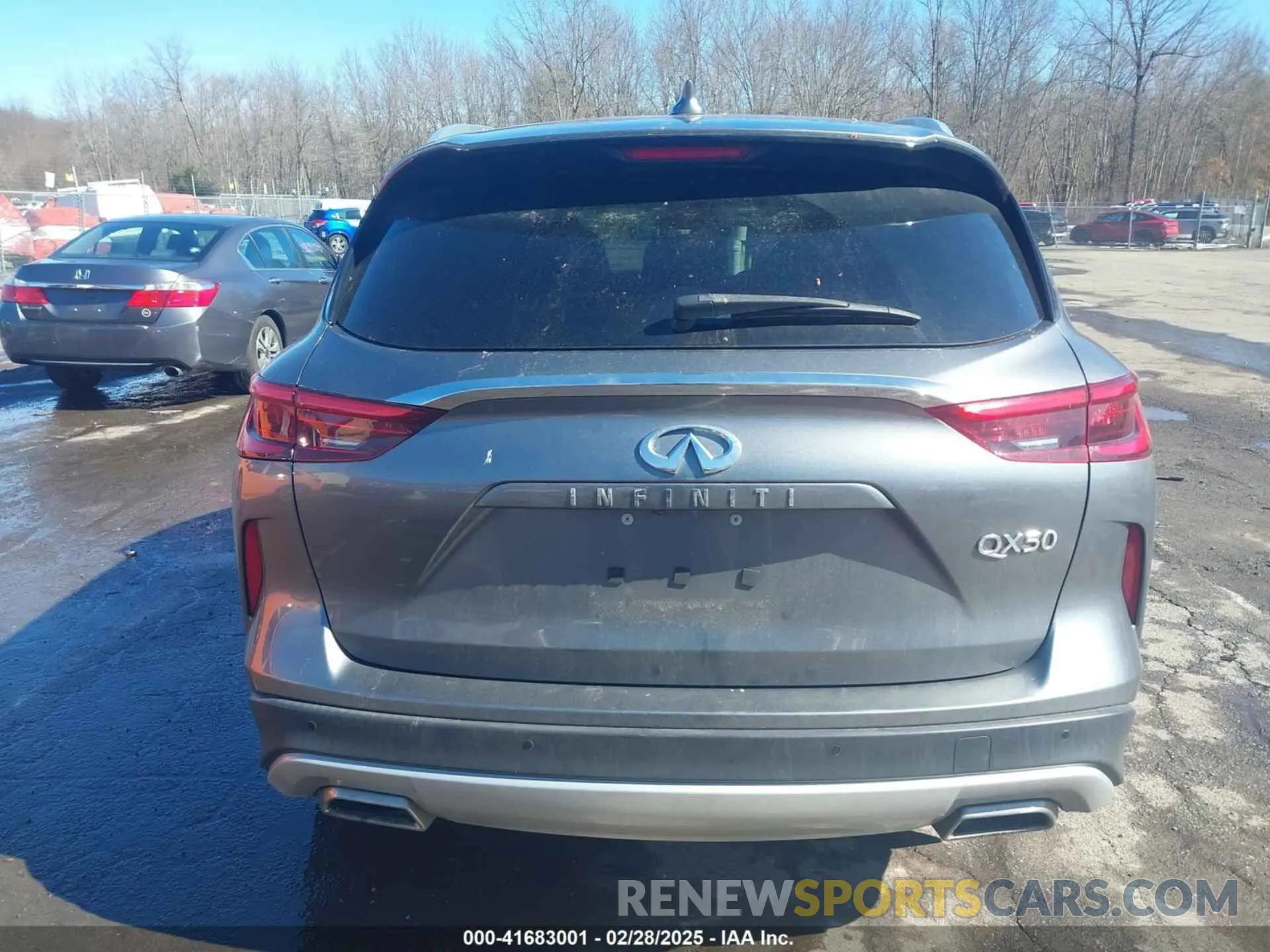 17 Photograph of a damaged car 3PCAJ5M18LF113279 INFINITI QX50 2020