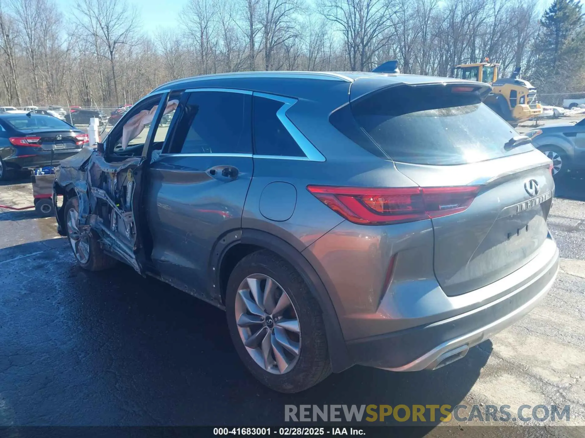 3 Photograph of a damaged car 3PCAJ5M18LF113279 INFINITI QX50 2020