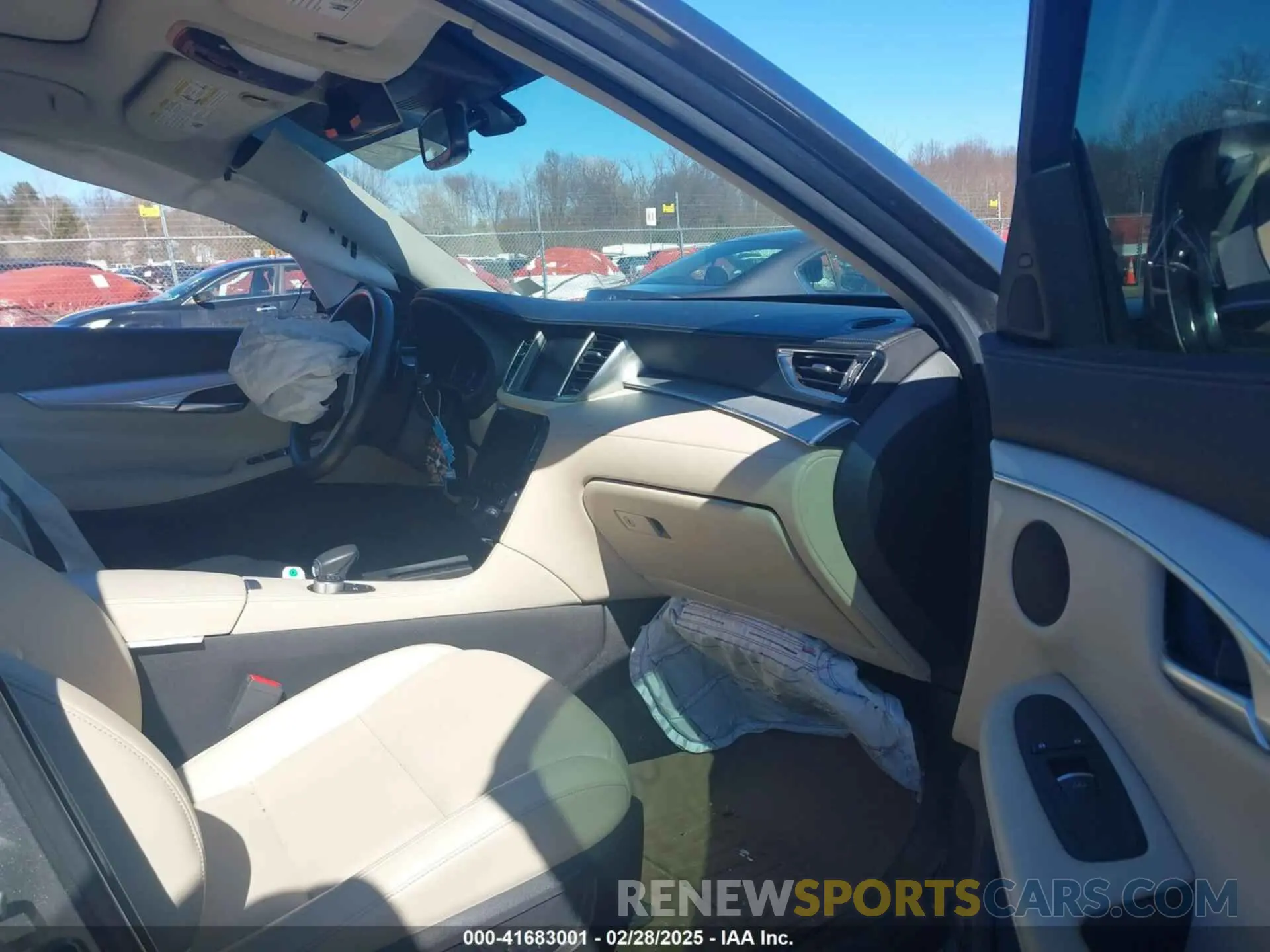 5 Photograph of a damaged car 3PCAJ5M18LF113279 INFINITI QX50 2020