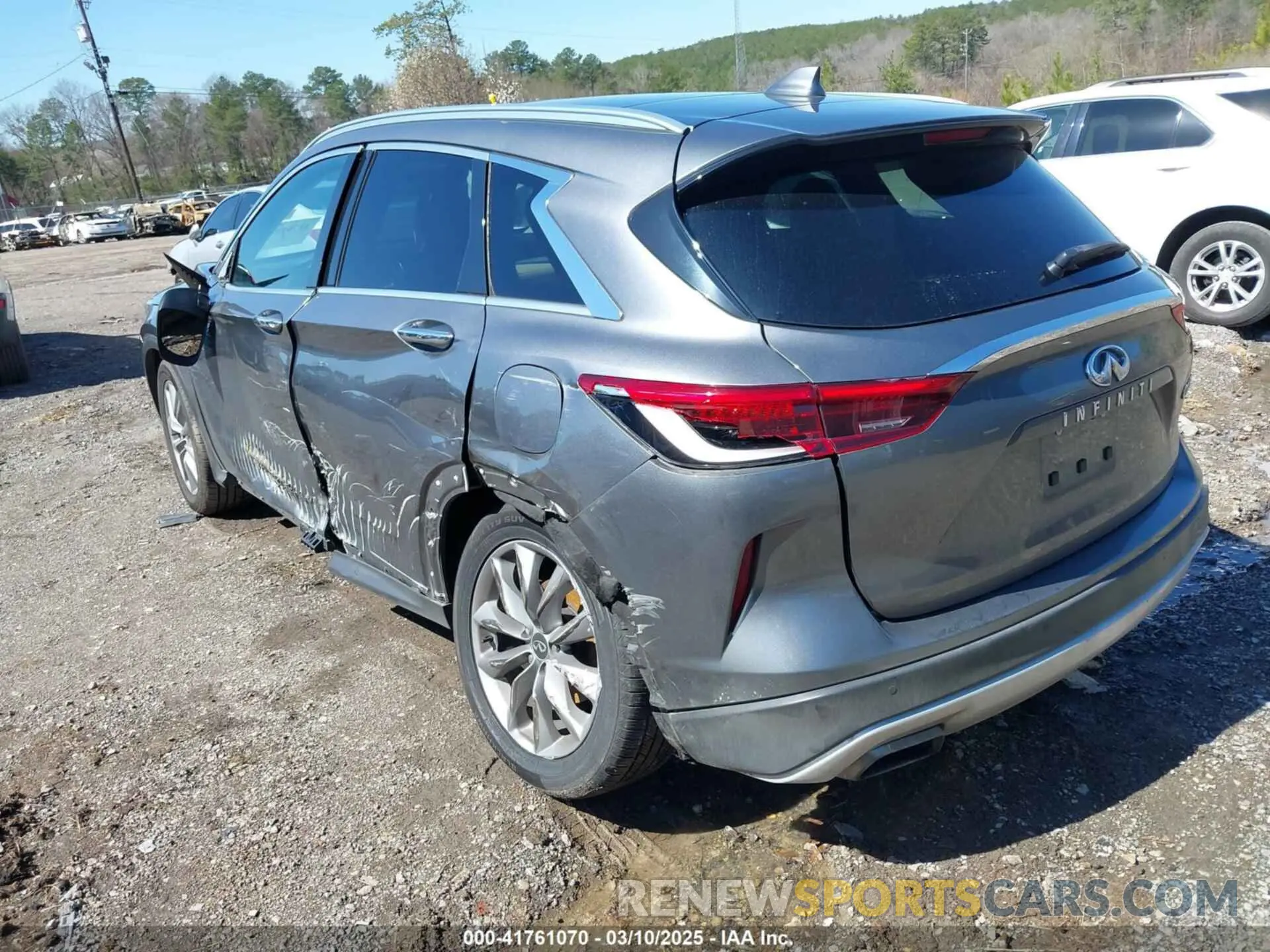 3 Фотография поврежденного автомобиля 3PCAJ5M1XLF101179 INFINITI QX50 2020