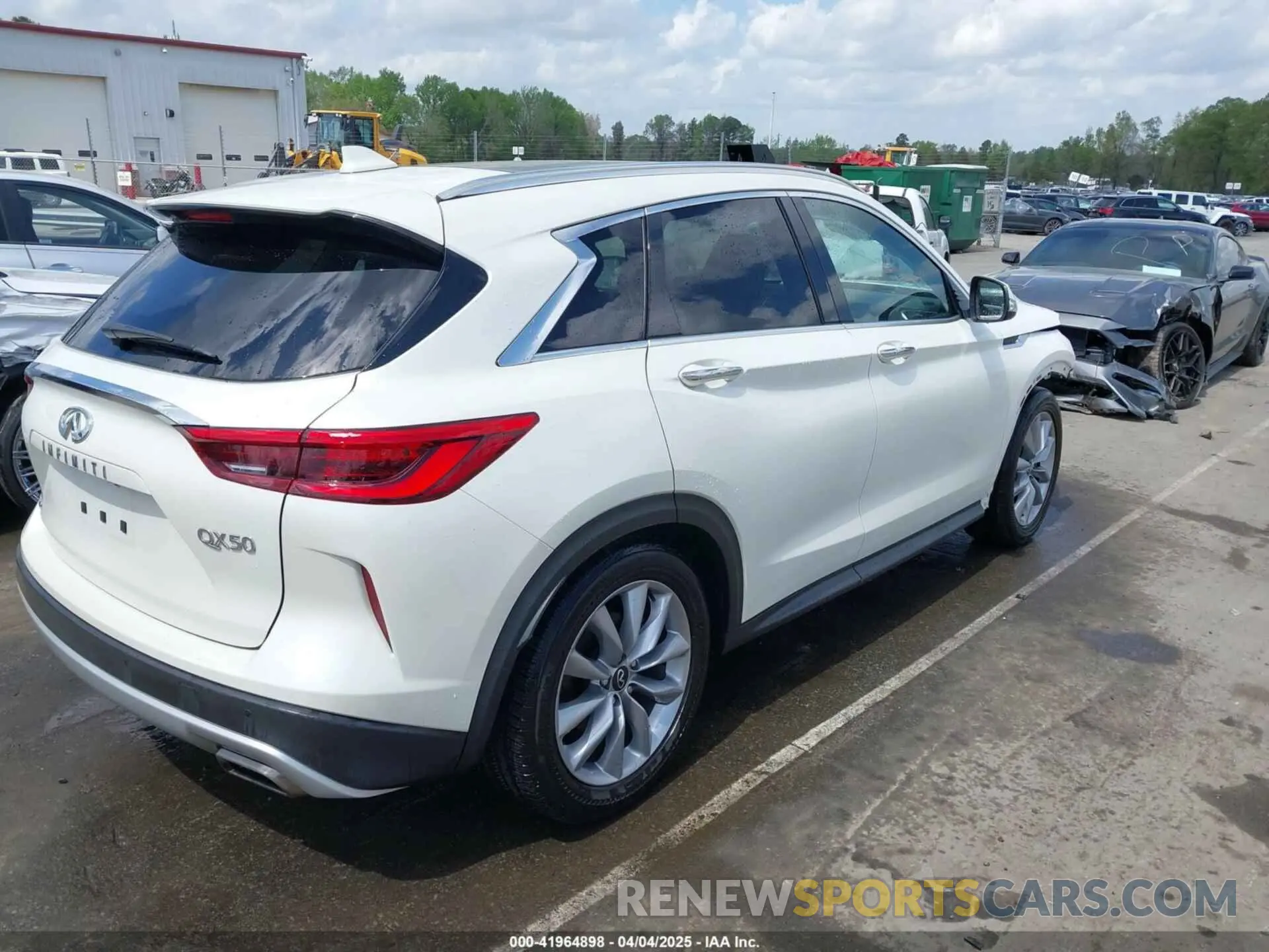 4 Фотография поврежденного автомобиля 3PCAJ5M30LF104237 INFINITI QX50 2020
