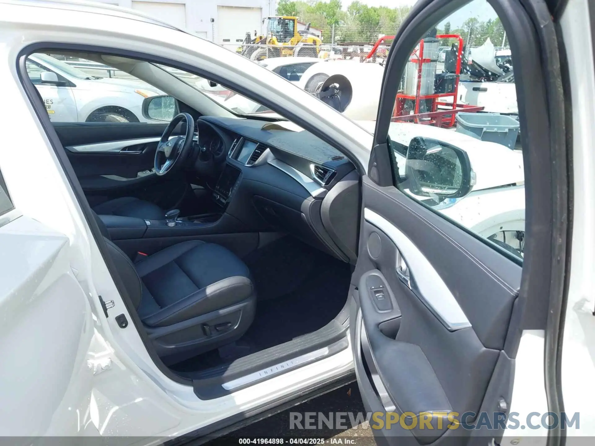5 Фотография поврежденного автомобиля 3PCAJ5M30LF104237 INFINITI QX50 2020
