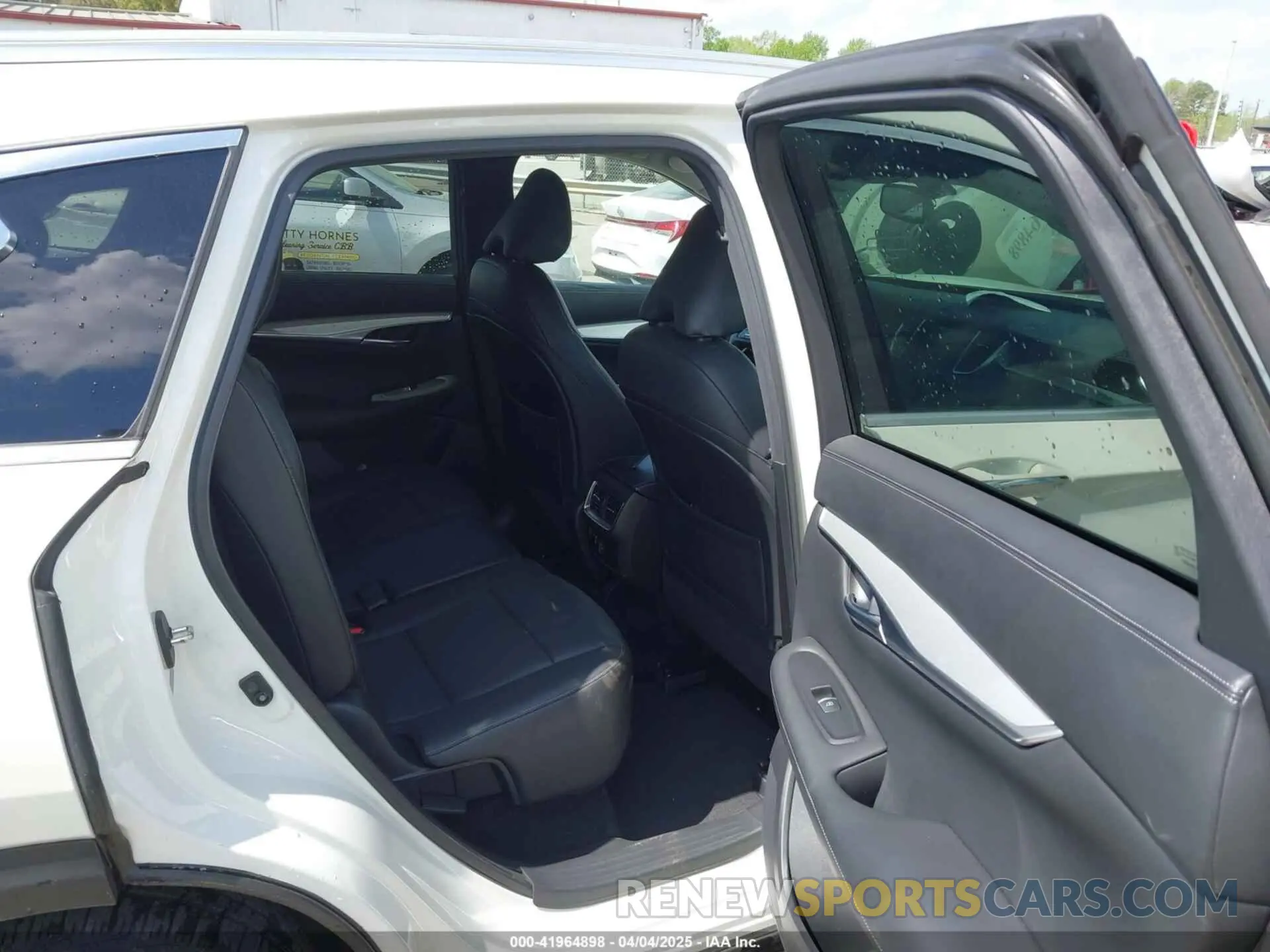 8 Фотография поврежденного автомобиля 3PCAJ5M30LF104237 INFINITI QX50 2020