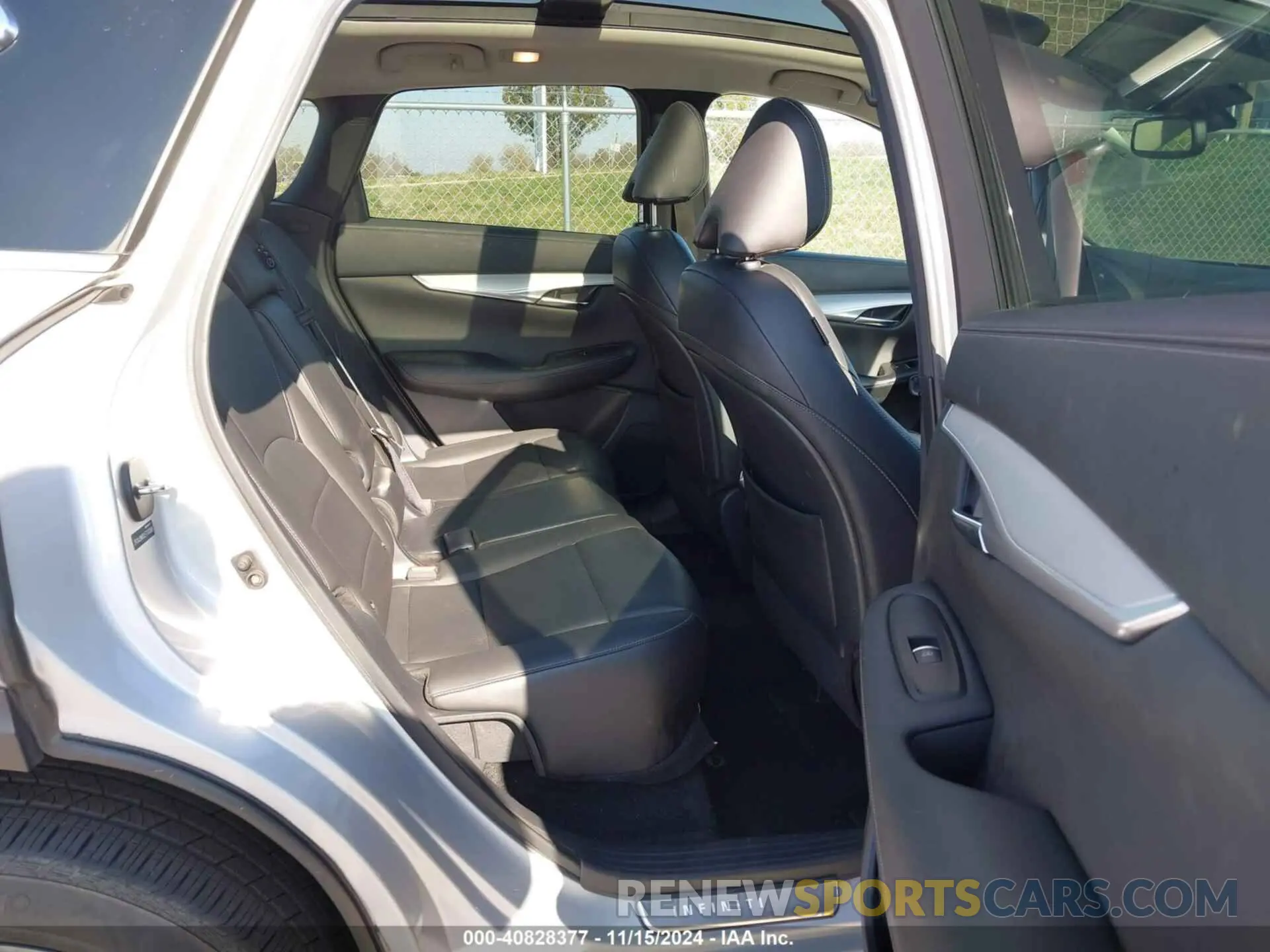 8 Photograph of a damaged car 3PCAJ5M31LF110368 INFINITI QX50 2020