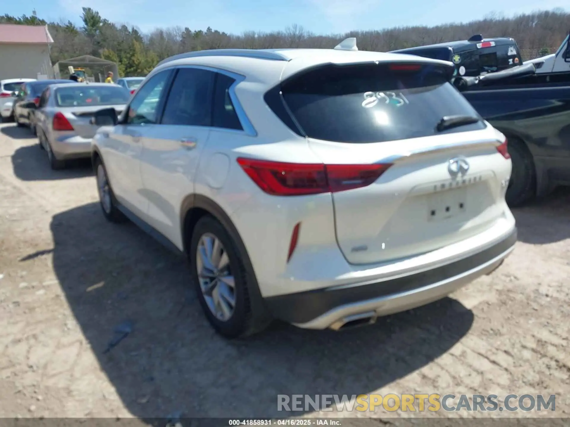 3 Photograph of a damaged car 3PCAJ5M34LF104029 INFINITI QX50 2020