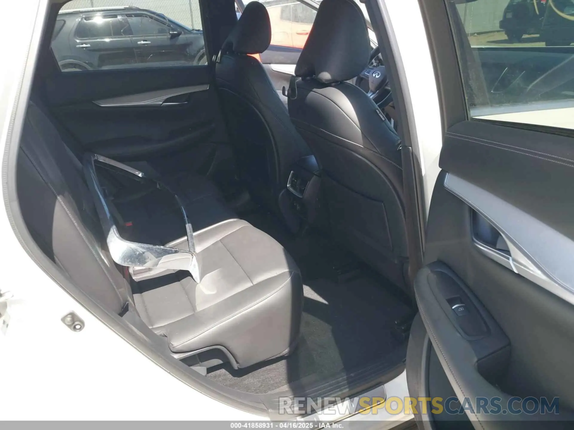 8 Photograph of a damaged car 3PCAJ5M34LF104029 INFINITI QX50 2020
