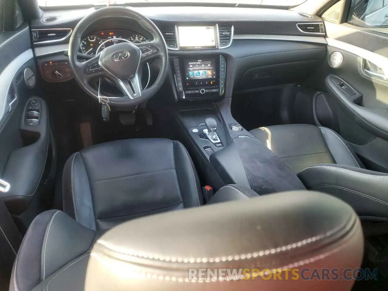8 Photograph of a damaged car 3PCAJ5M39LF118184 INFINITI QX50 2020