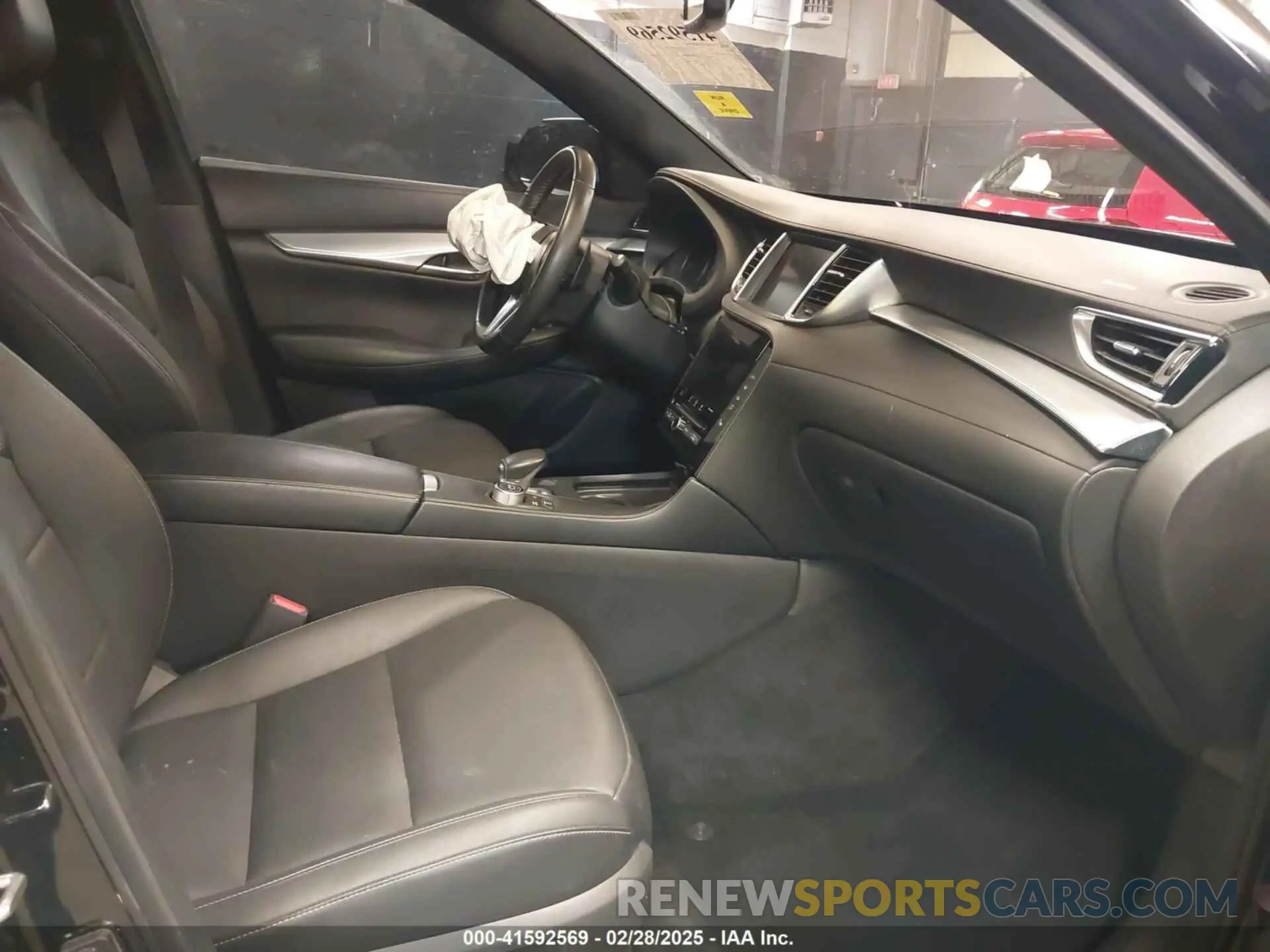5 Photograph of a damaged car 3PCAJ5M3XLF111633 INFINITI QX50 2020