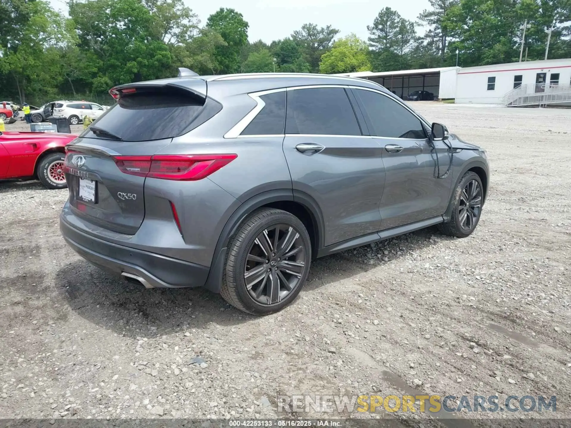 4 Photograph of a damaged car 3PCAJ5BA5MF111820 INFINITI QX50 2021