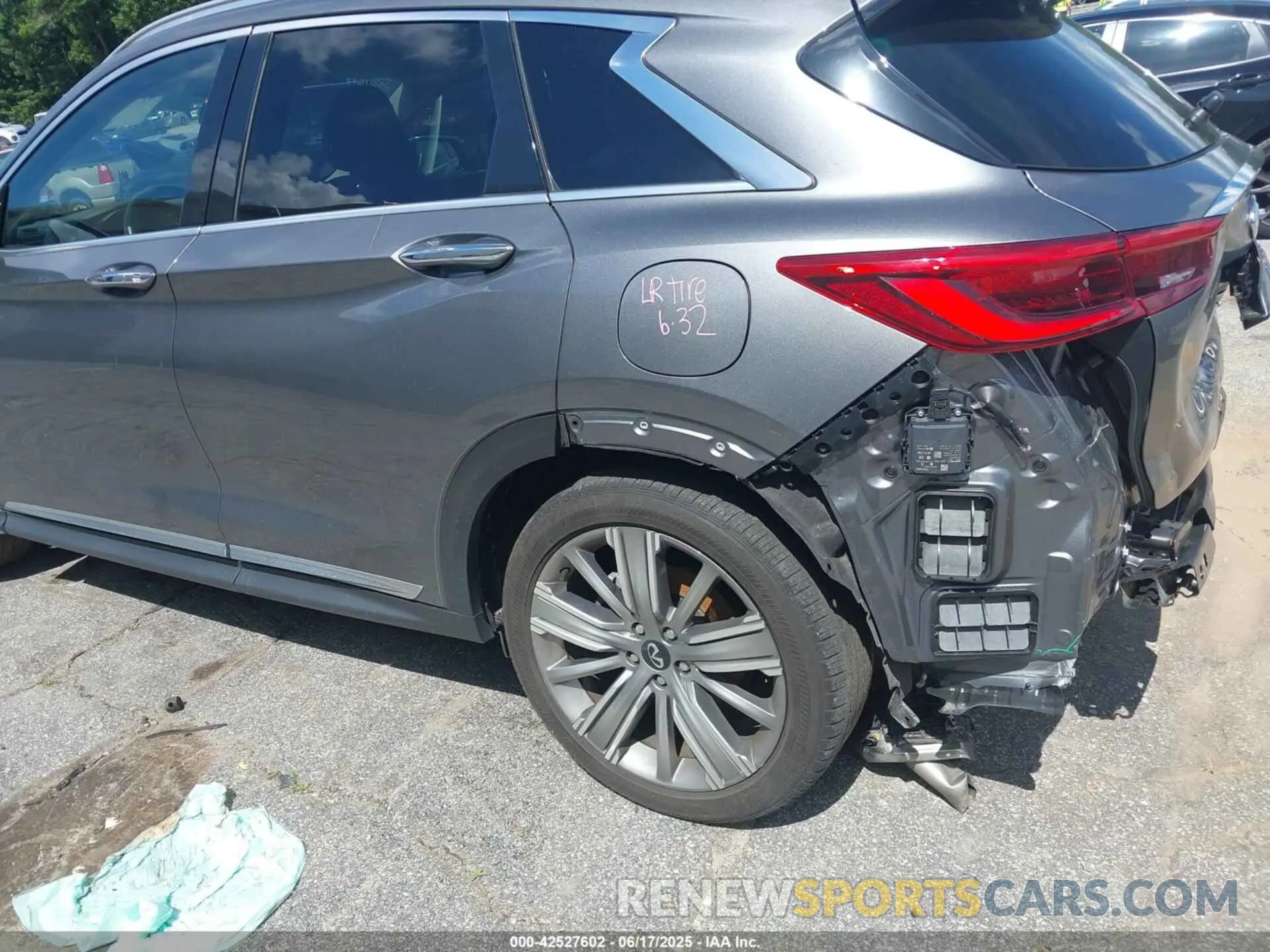 17 Фотография поврежденного автомобиля 3PCAJ5CA3MF115346 INFINITI QX50 2021