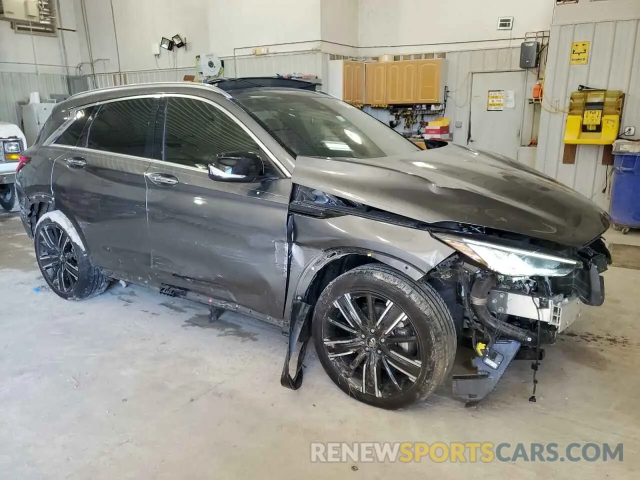 4 Photograph of a damaged car 3PCAJ5BA5NF116629 INFINITI QX50 2022
