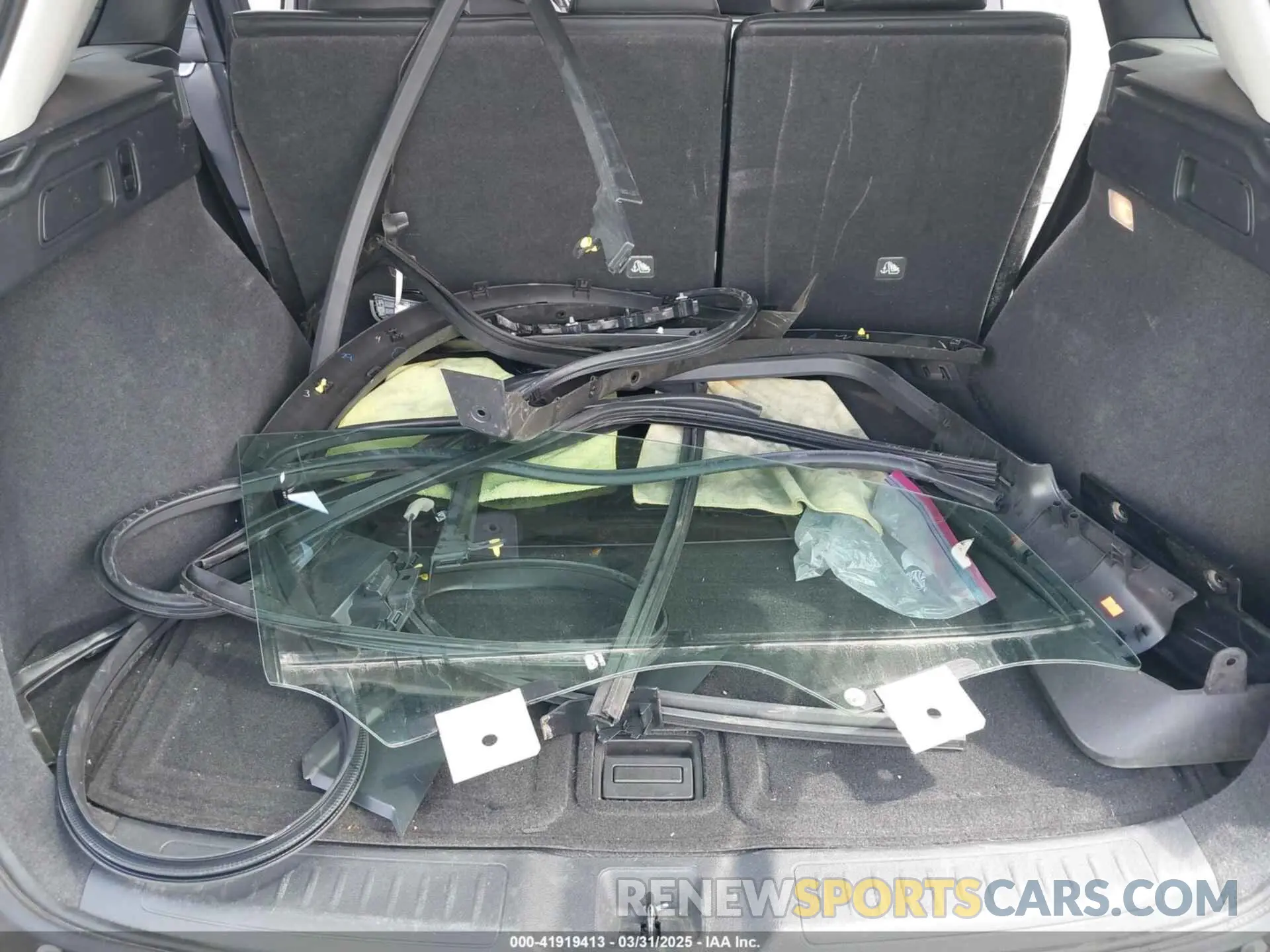 18 Photograph of a damaged car 3PCAJ5BB1PF106692 INFINITI QX50 2023