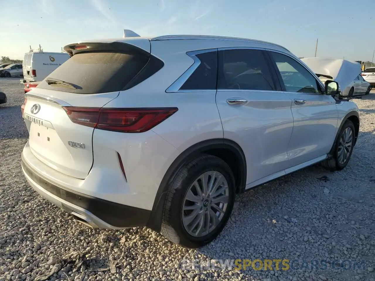 3 Фотография поврежденного автомобиля 3PCAJ5BB6SF104851 INFINITI QX50 2025