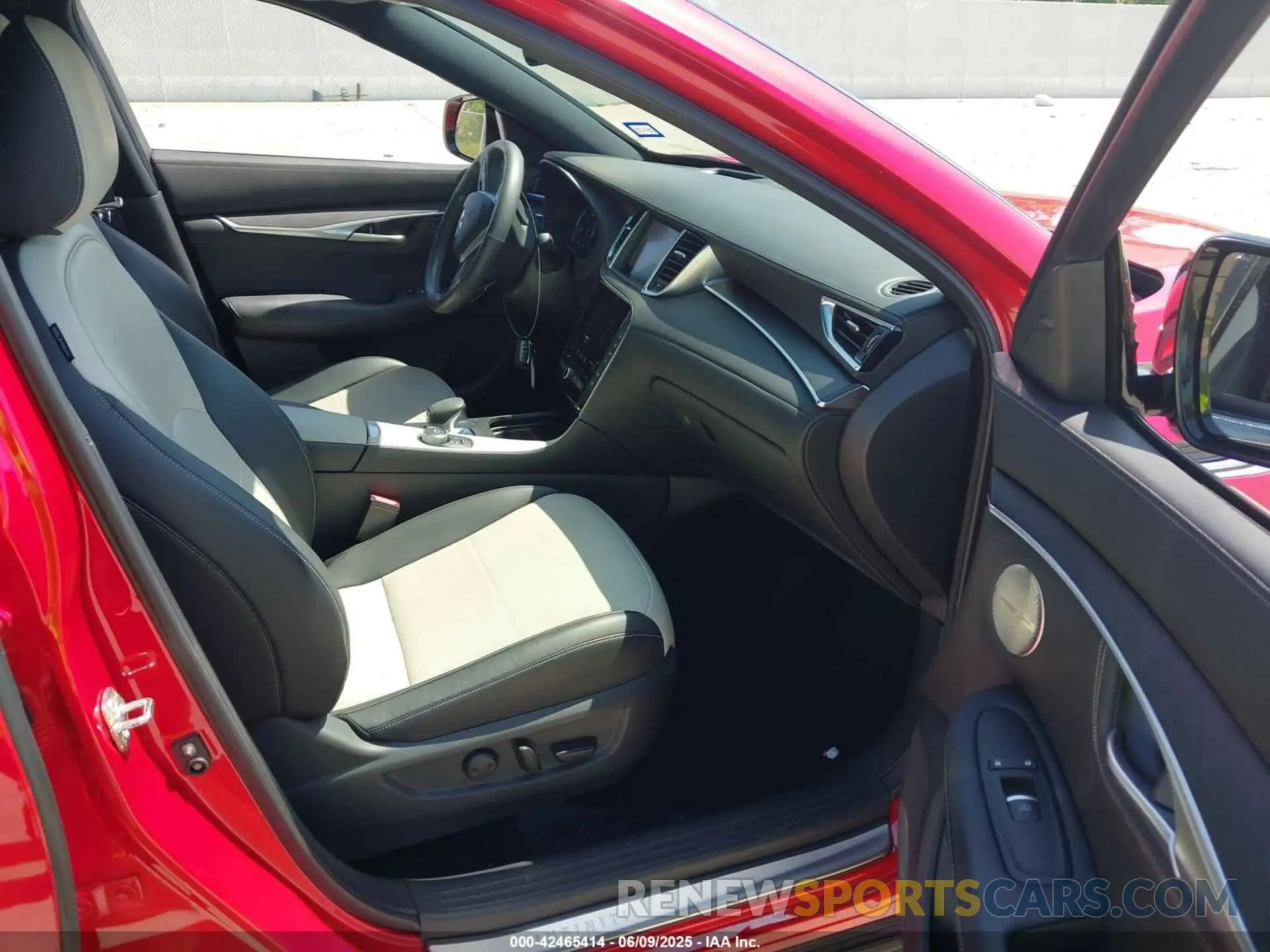 5 Photograph of a damaged car 3PCAJ5L36NF100889 INFINITI QX55 2022