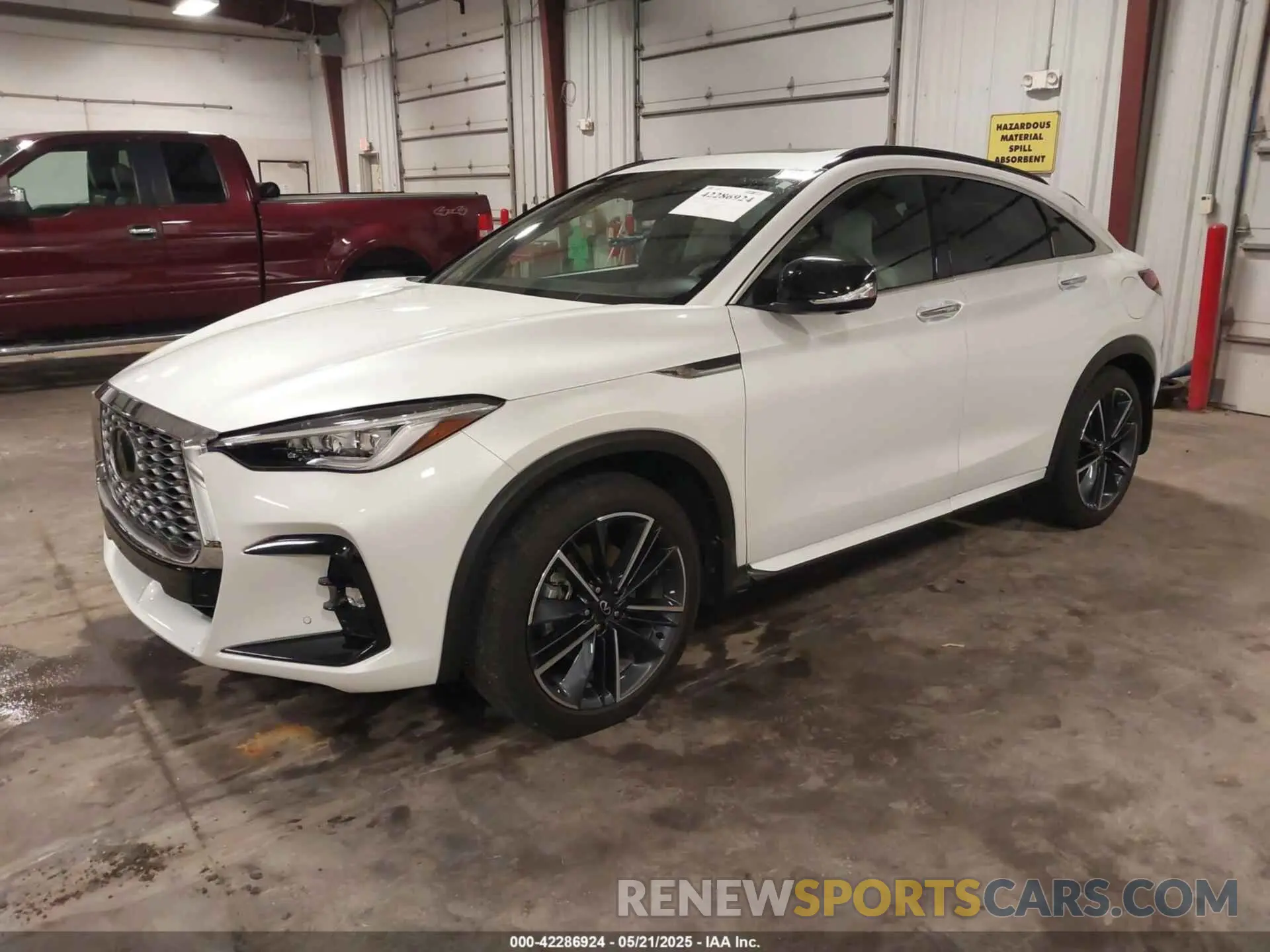 2 Фотография поврежденного автомобиля 3PCAJ5KR3PF121093 INFINITI QX55 2023
