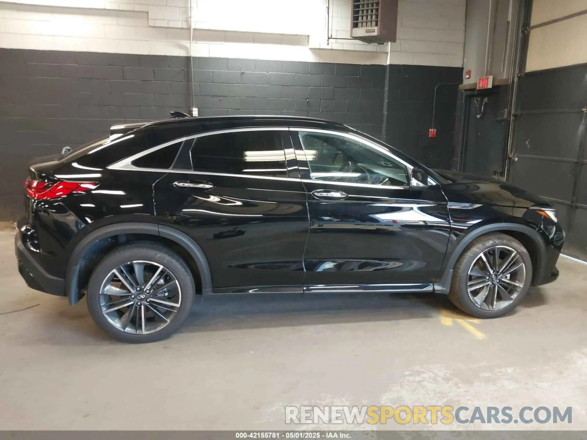 14 Photograph of a damaged car 3PCAJ5JRXRF105669 INFINITI QX55 2024