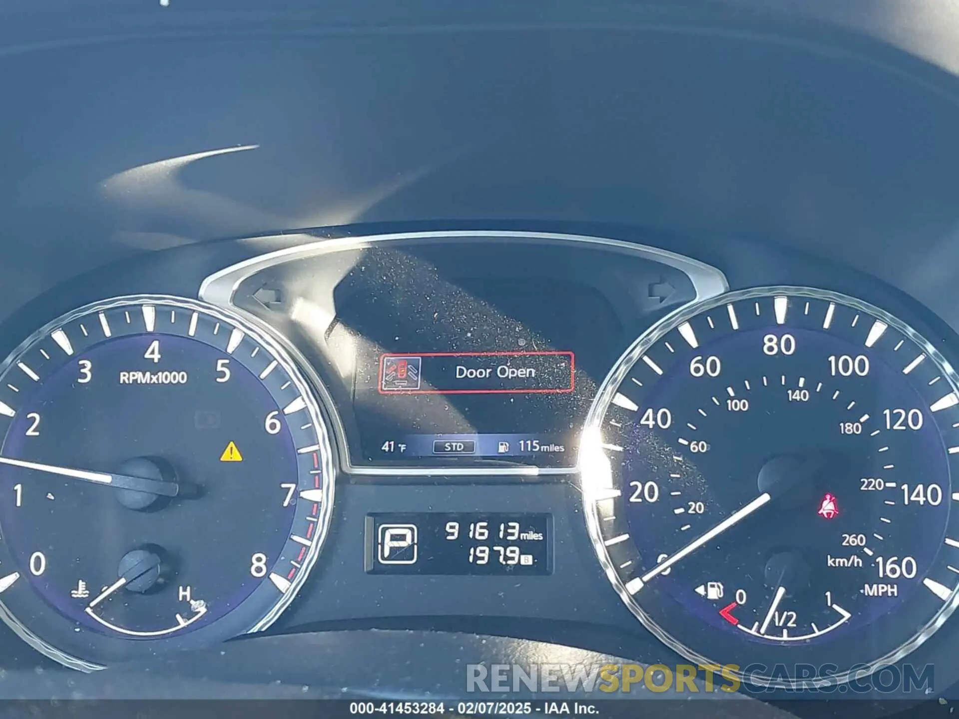 15 Photograph of a damaged car 5N1DL0MM2KC507484 INFINITI QX60 2019