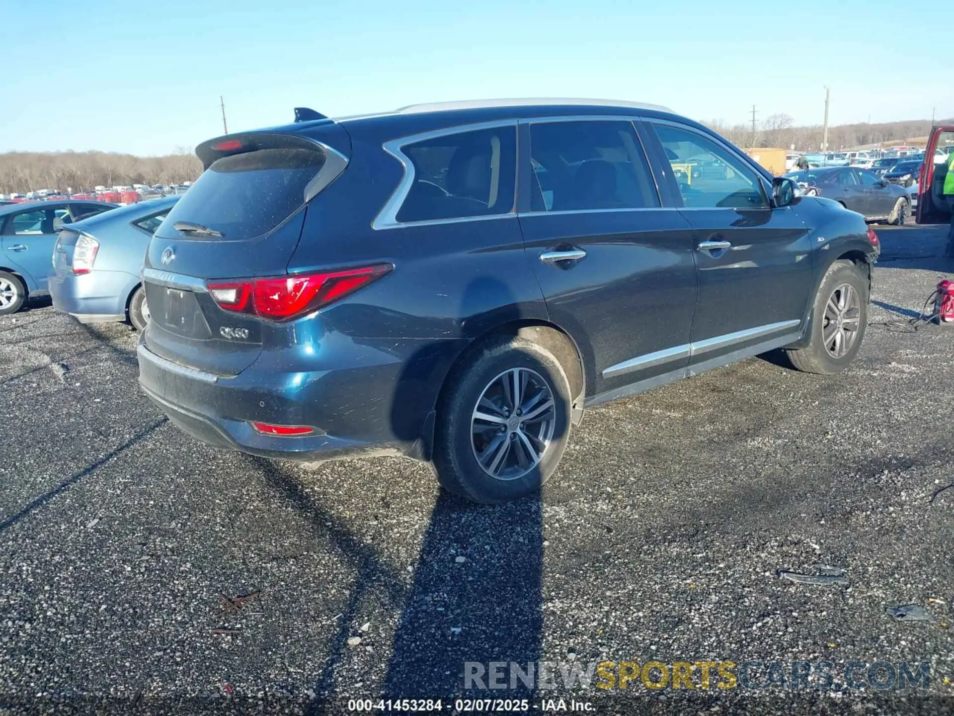 4 Photograph of a damaged car 5N1DL0MM2KC507484 INFINITI QX60 2019