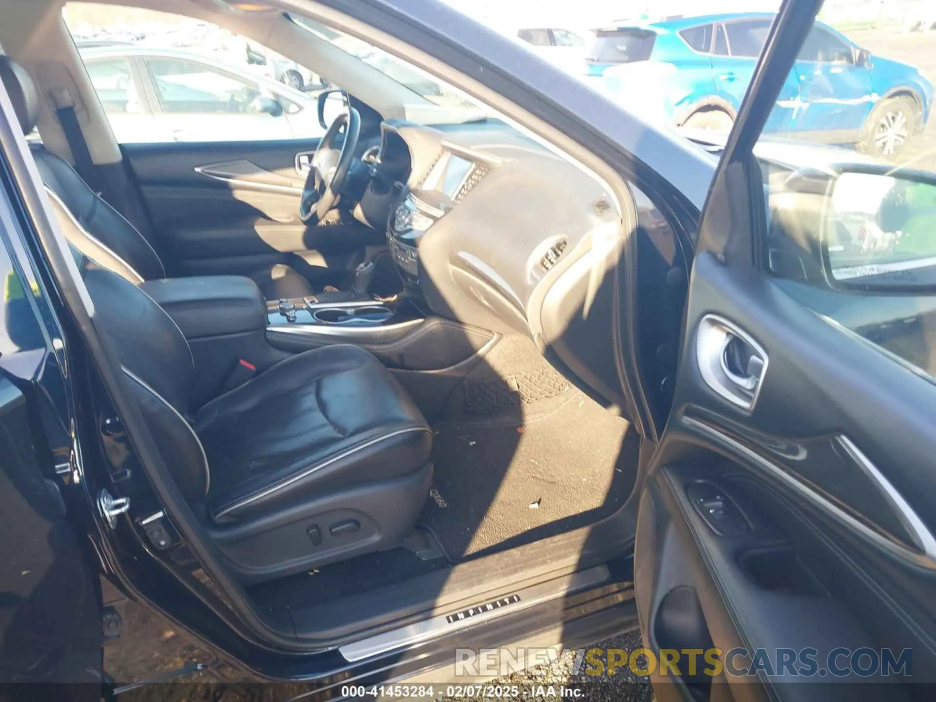 5 Photograph of a damaged car 5N1DL0MM2KC507484 INFINITI QX60 2019