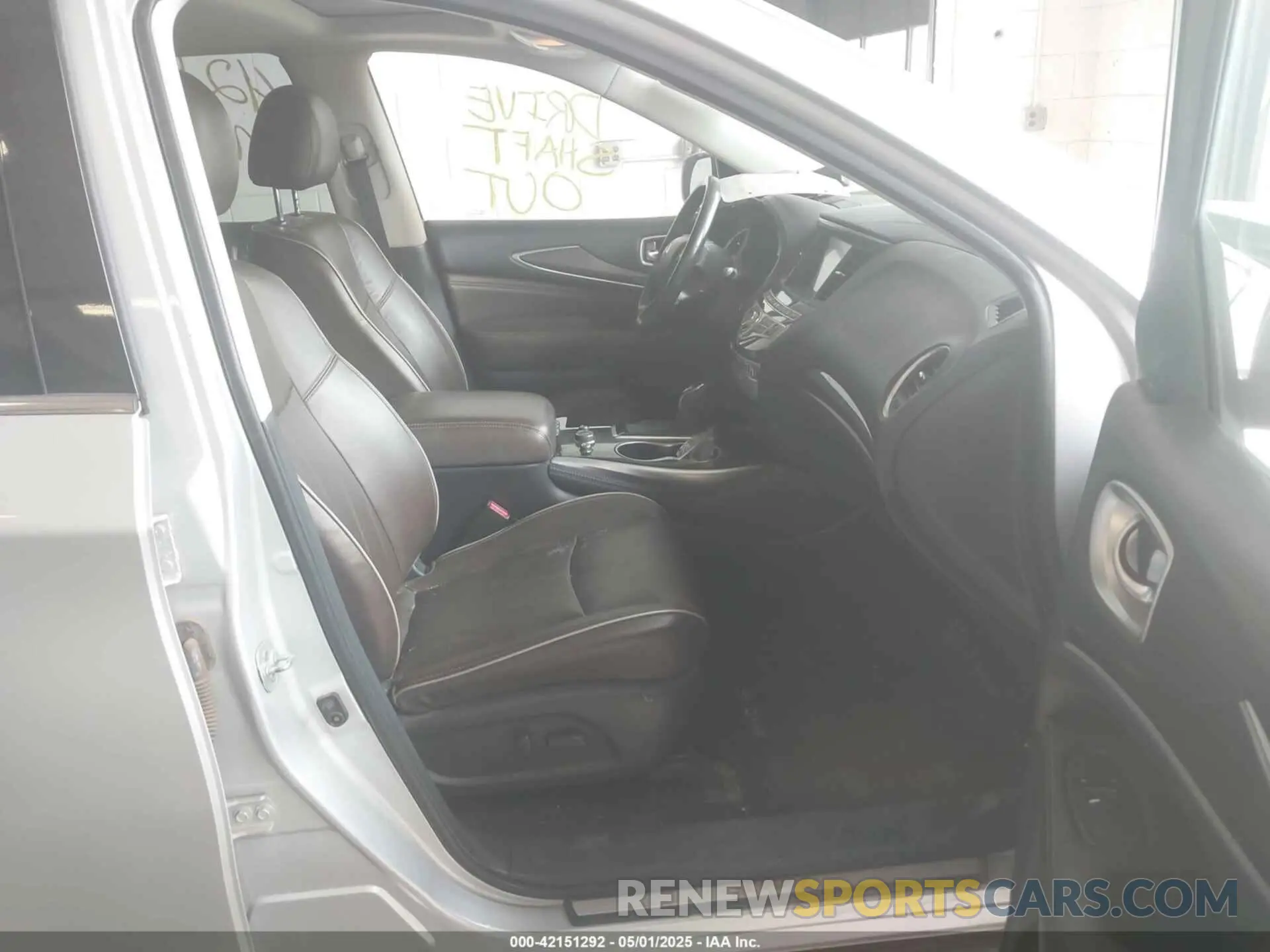 5 Photograph of a damaged car 5N1DL0MM3KC505730 INFINITI QX60 2019