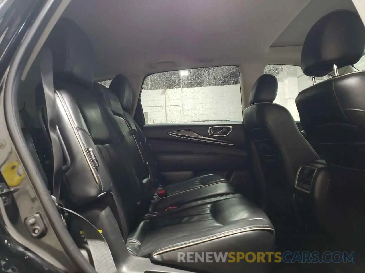 11 Photograph of a damaged car 5N1DL0MM3KC518400 INFINITI QX60 2019