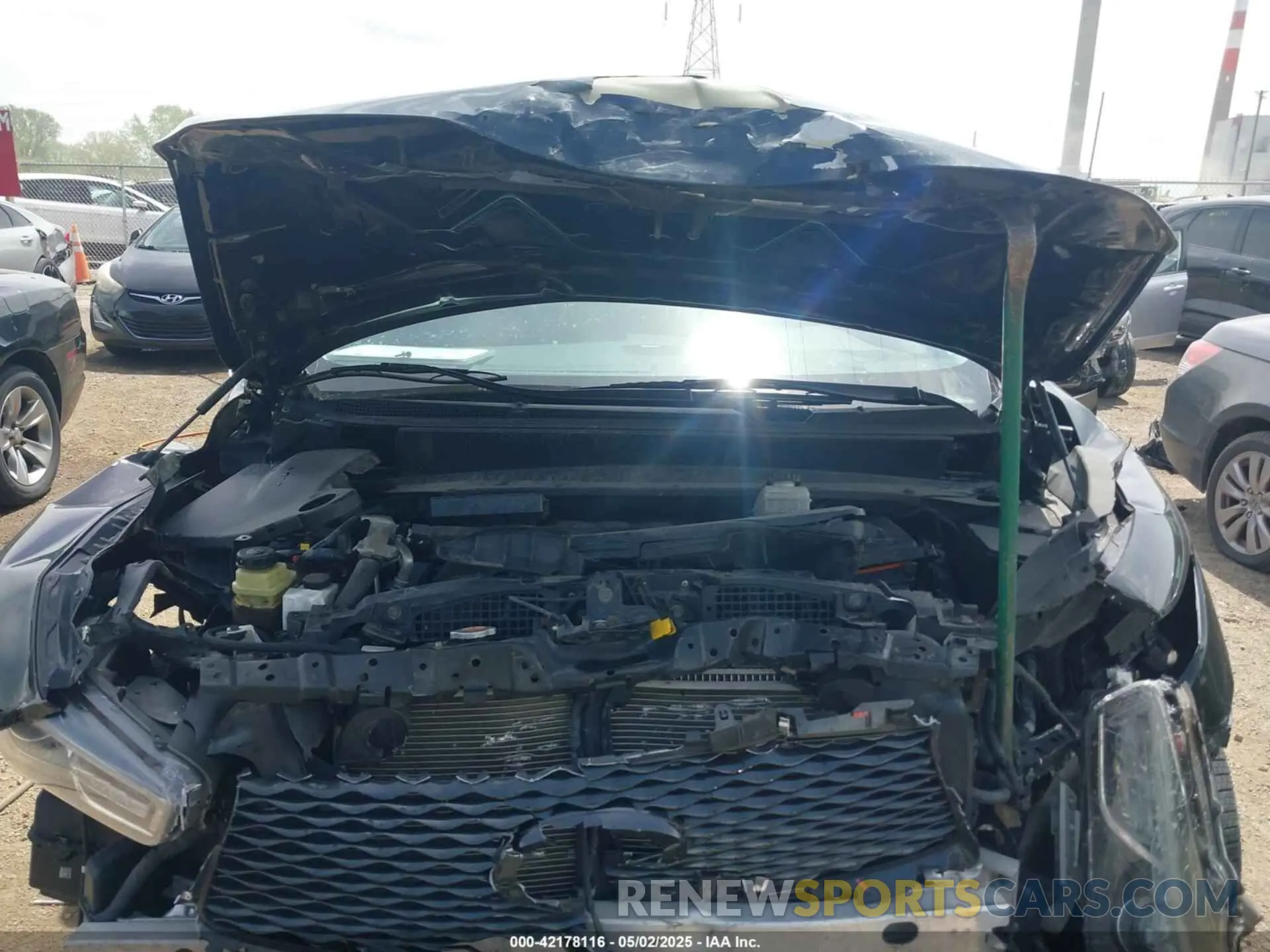 10 Photograph of a damaged car 5N1DL0MM3KC534242 INFINITI QX60 2019