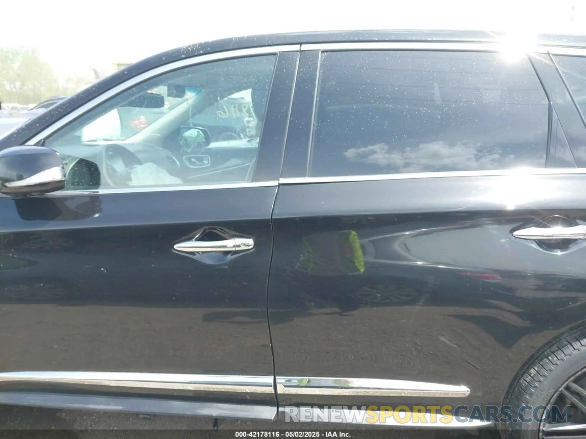14 Photograph of a damaged car 5N1DL0MM3KC534242 INFINITI QX60 2019