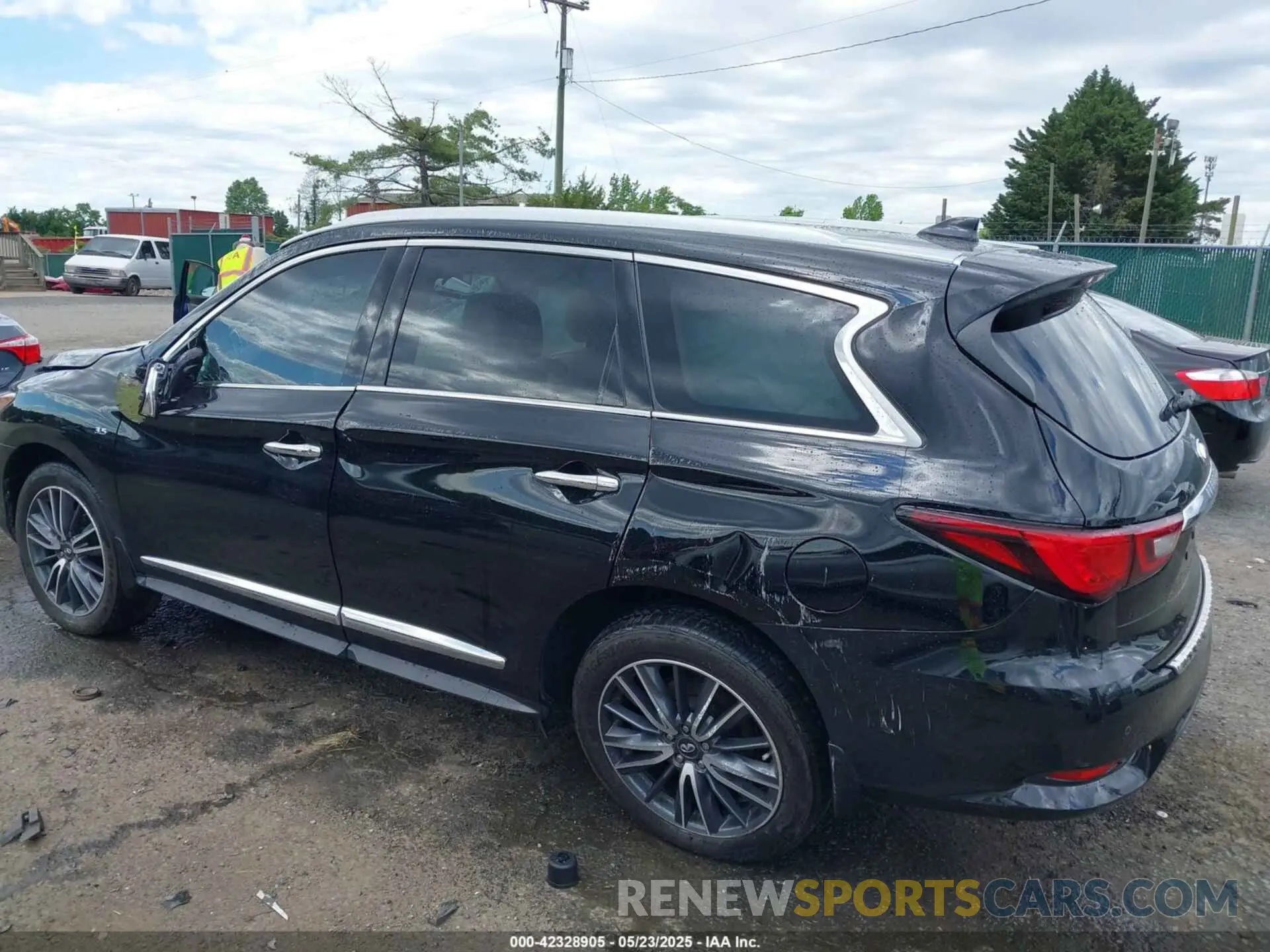 3 Photograph of a damaged car 5N1DL0MM4KC505140 INFINITI QX60 2019