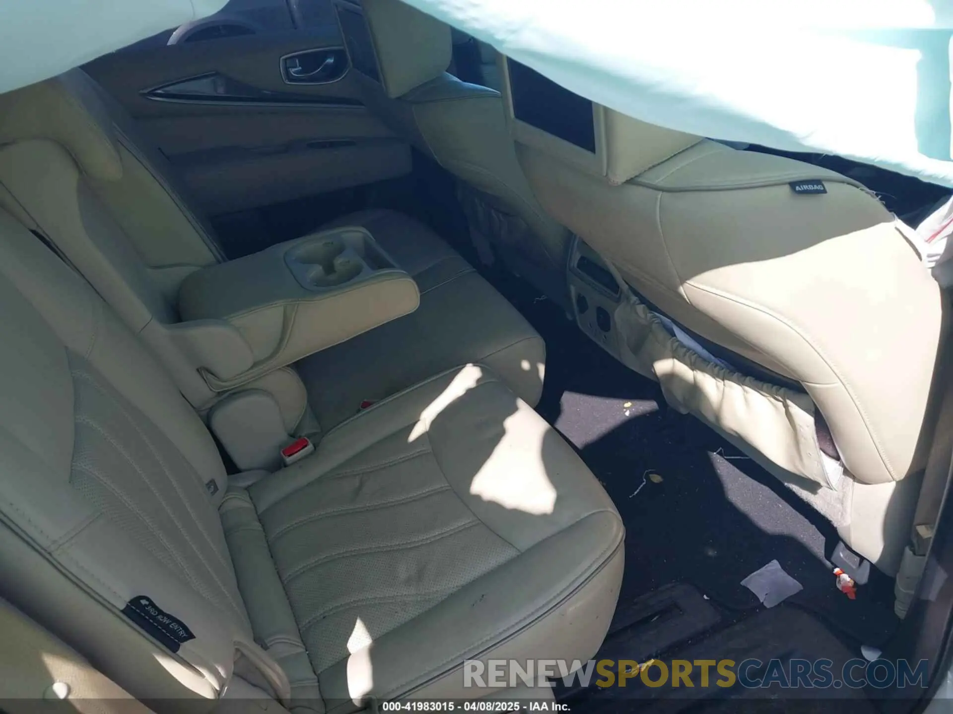 8 Photograph of a damaged car 5N1DL0MM4KC521533 INFINITI QX60 2019
