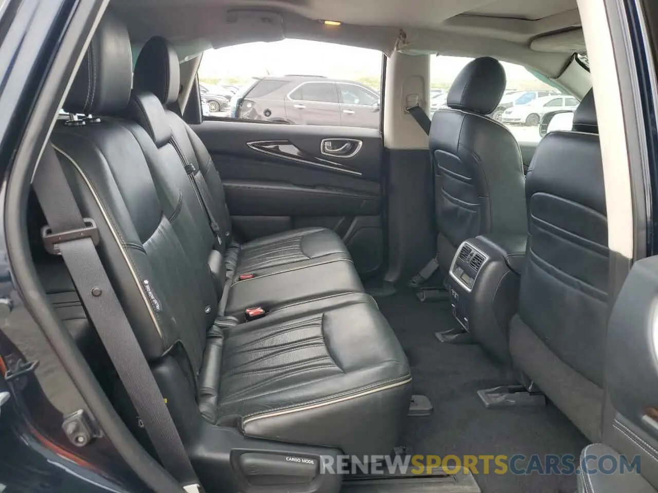 10 Photograph of a damaged car 5N1DL0MM5KC530029 INFINITI QX60 2019