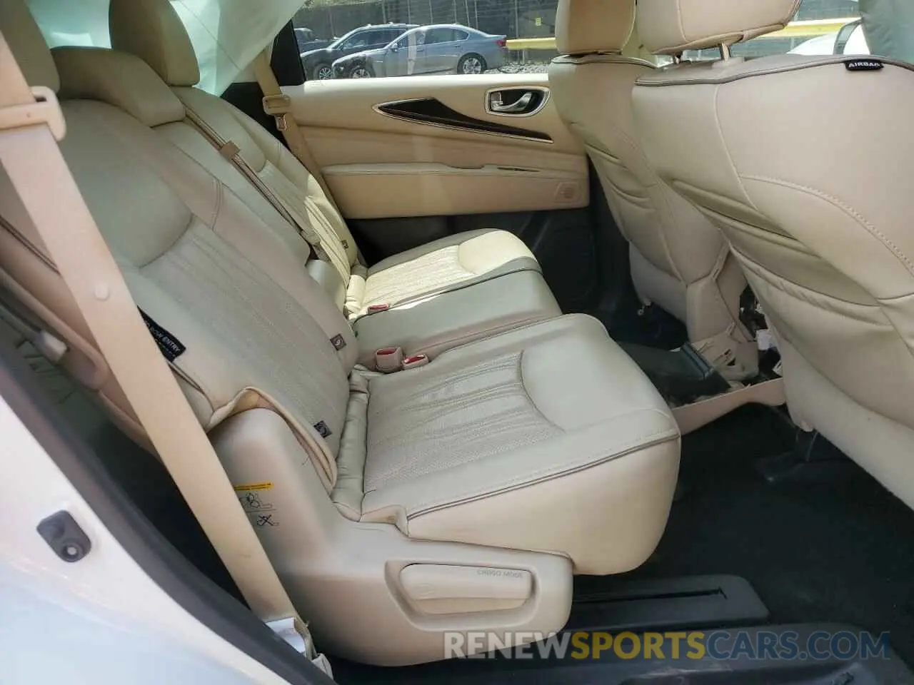 11 Photograph of a damaged car 5N1DL0MM5KC533156 INFINITI QX60 2019