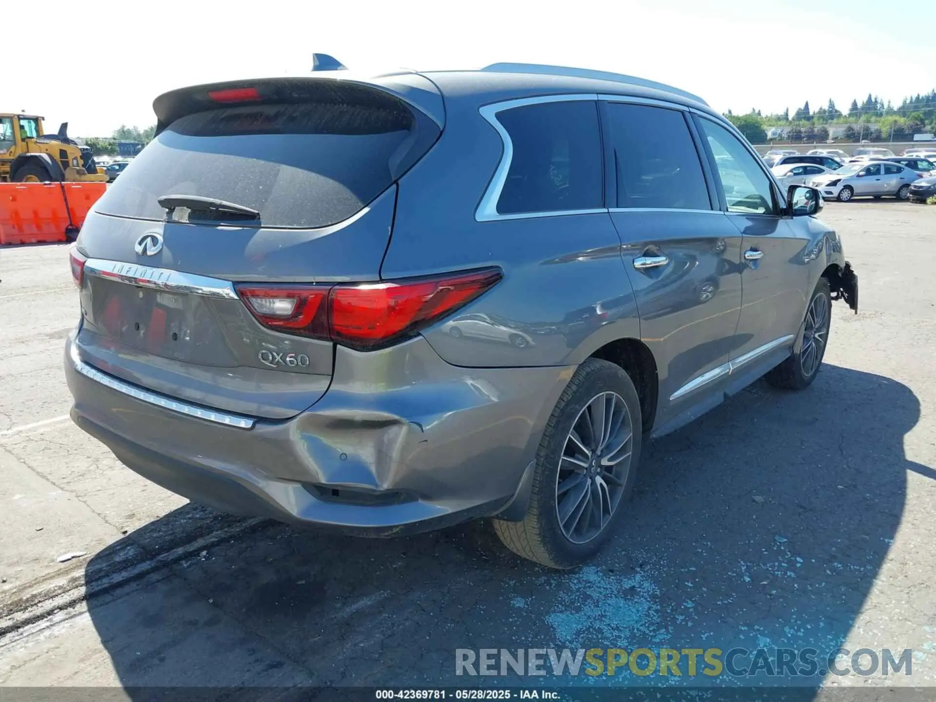 4 Photograph of a damaged car 5N1DL0MM6KC558342 INFINITI QX60 2019