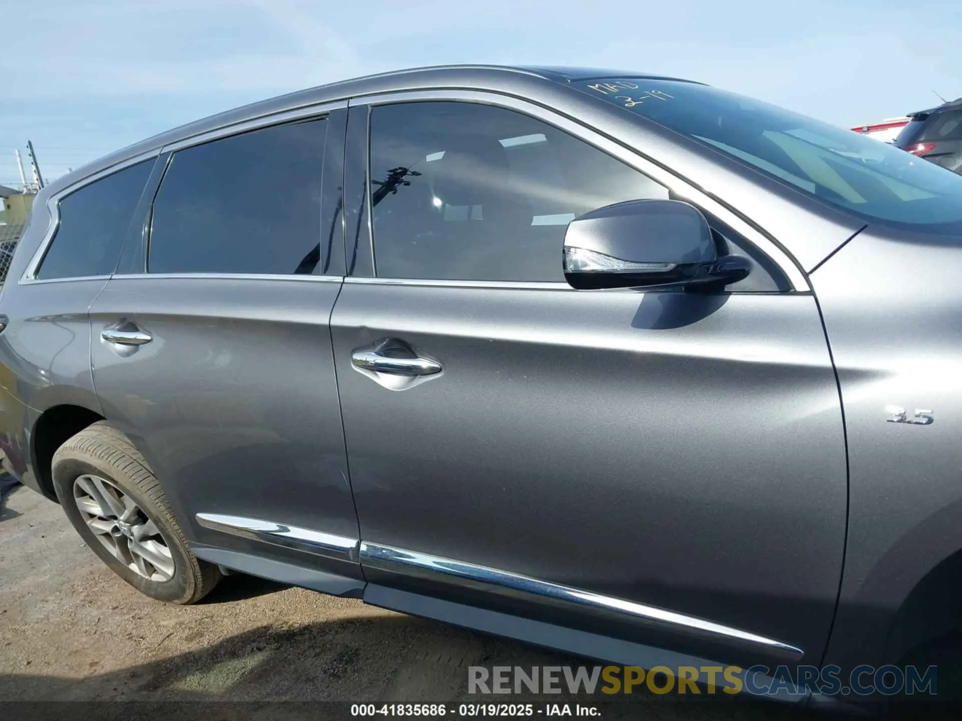13 Photograph of a damaged car 5N1DL0MM7KC552081 INFINITI QX60 2019