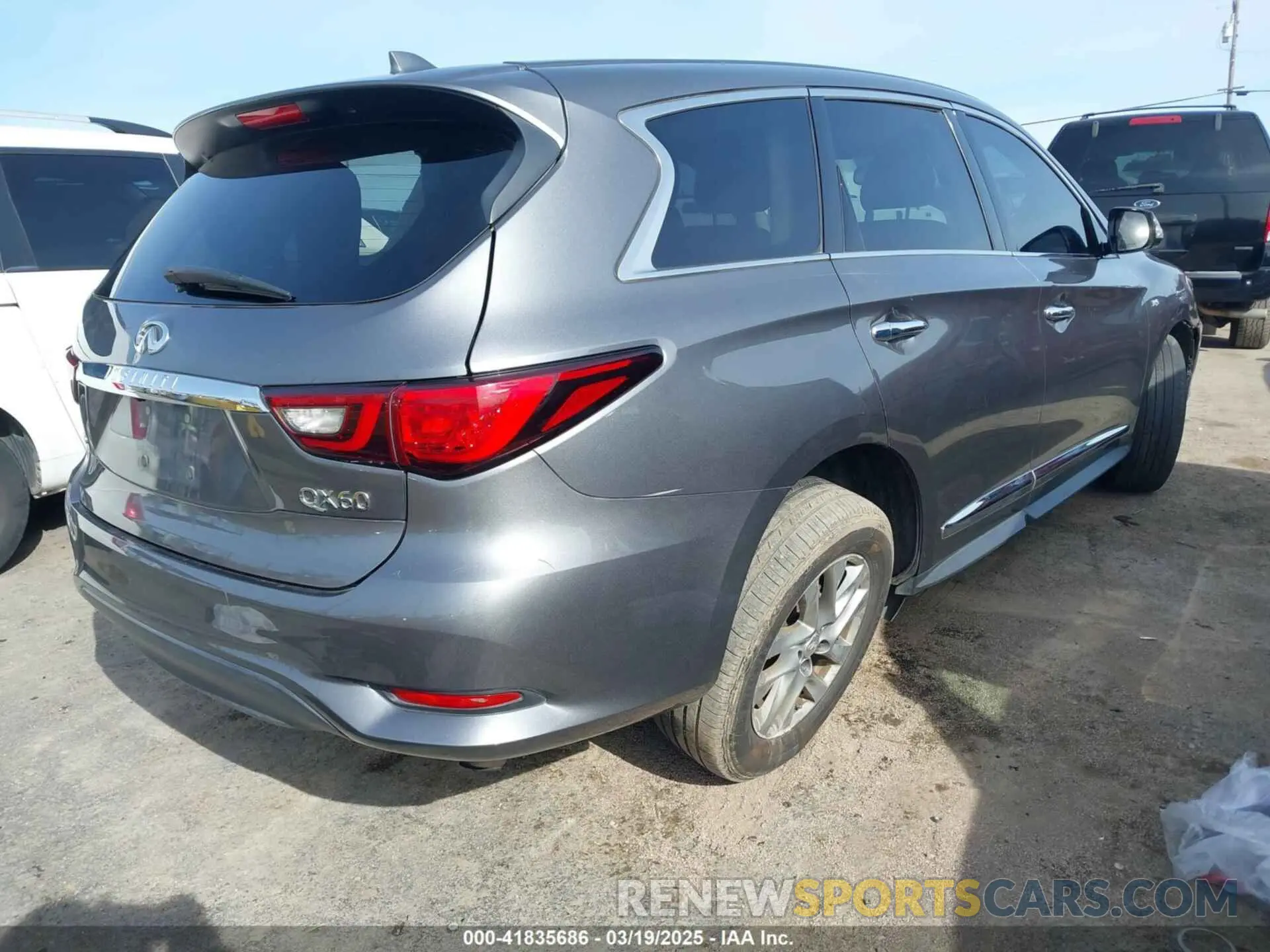 4 Photograph of a damaged car 5N1DL0MM7KC552081 INFINITI QX60 2019