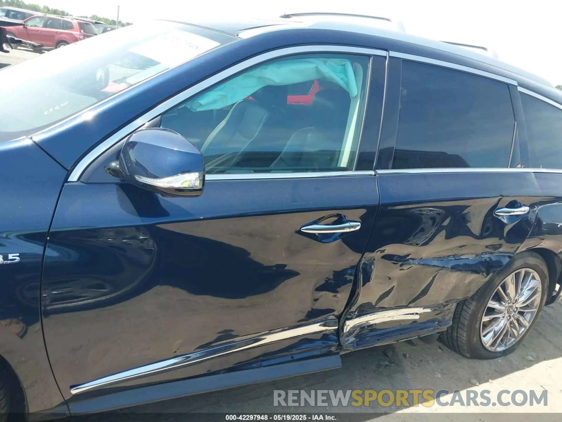 14 Photograph of a damaged car 5N1DL0MM8KC558892 INFINITI QX60 2019