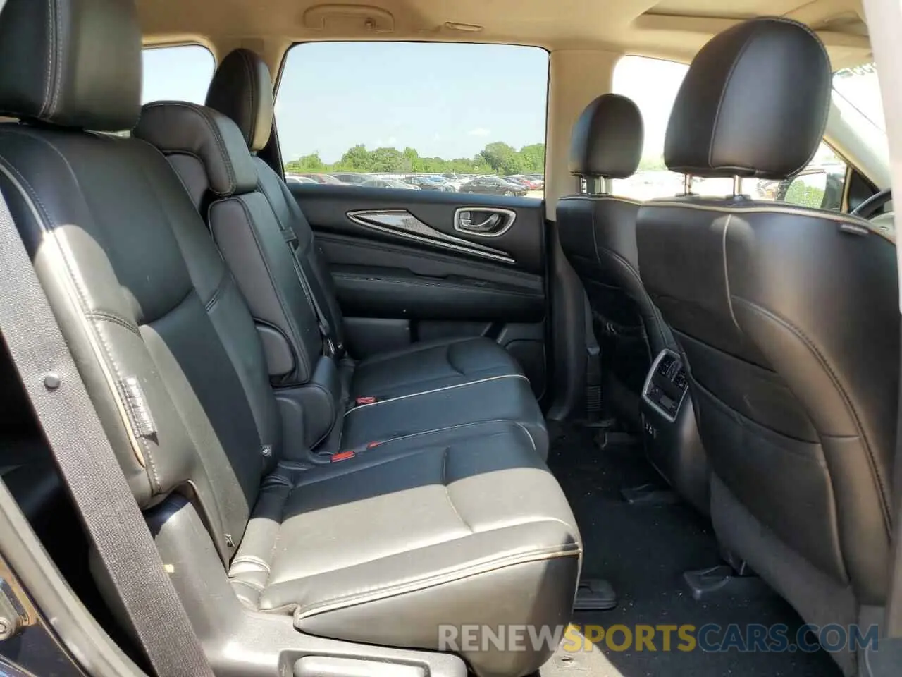11 Photograph of a damaged car 5N1DL0MM9KC567715 INFINITI QX60 2019