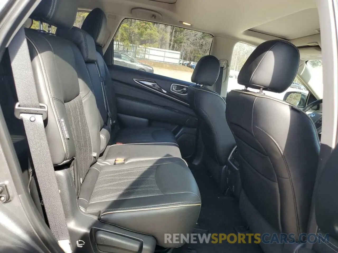 11 Photograph of a damaged car 5N1DL0MN0KC509856 INFINITI QX60 2019