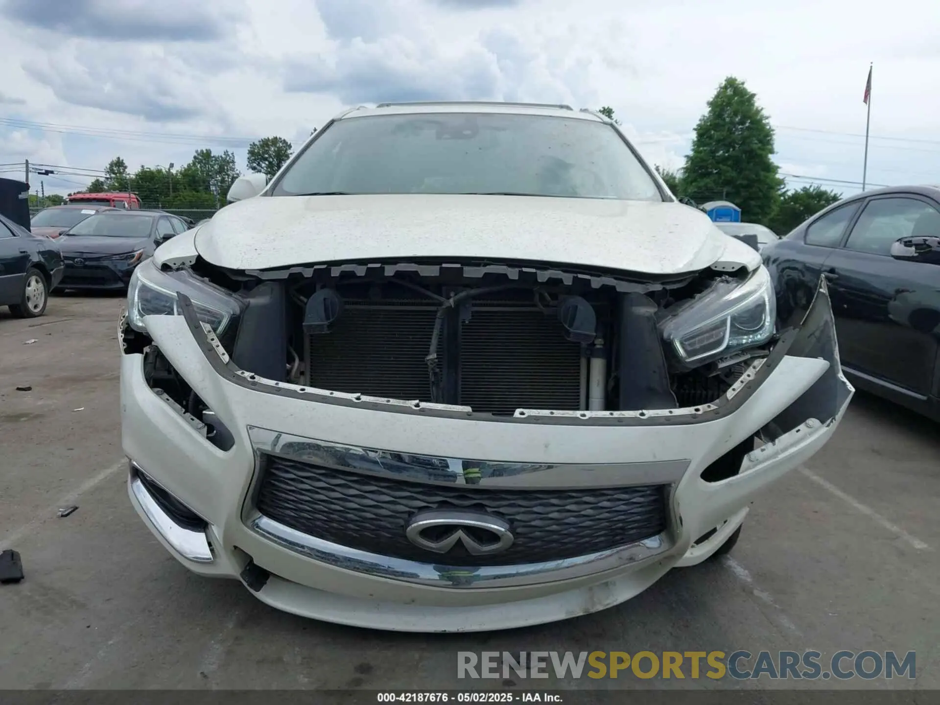 12 Photograph of a damaged car 5N1DL0MN0KC519691 INFINITI QX60 2019